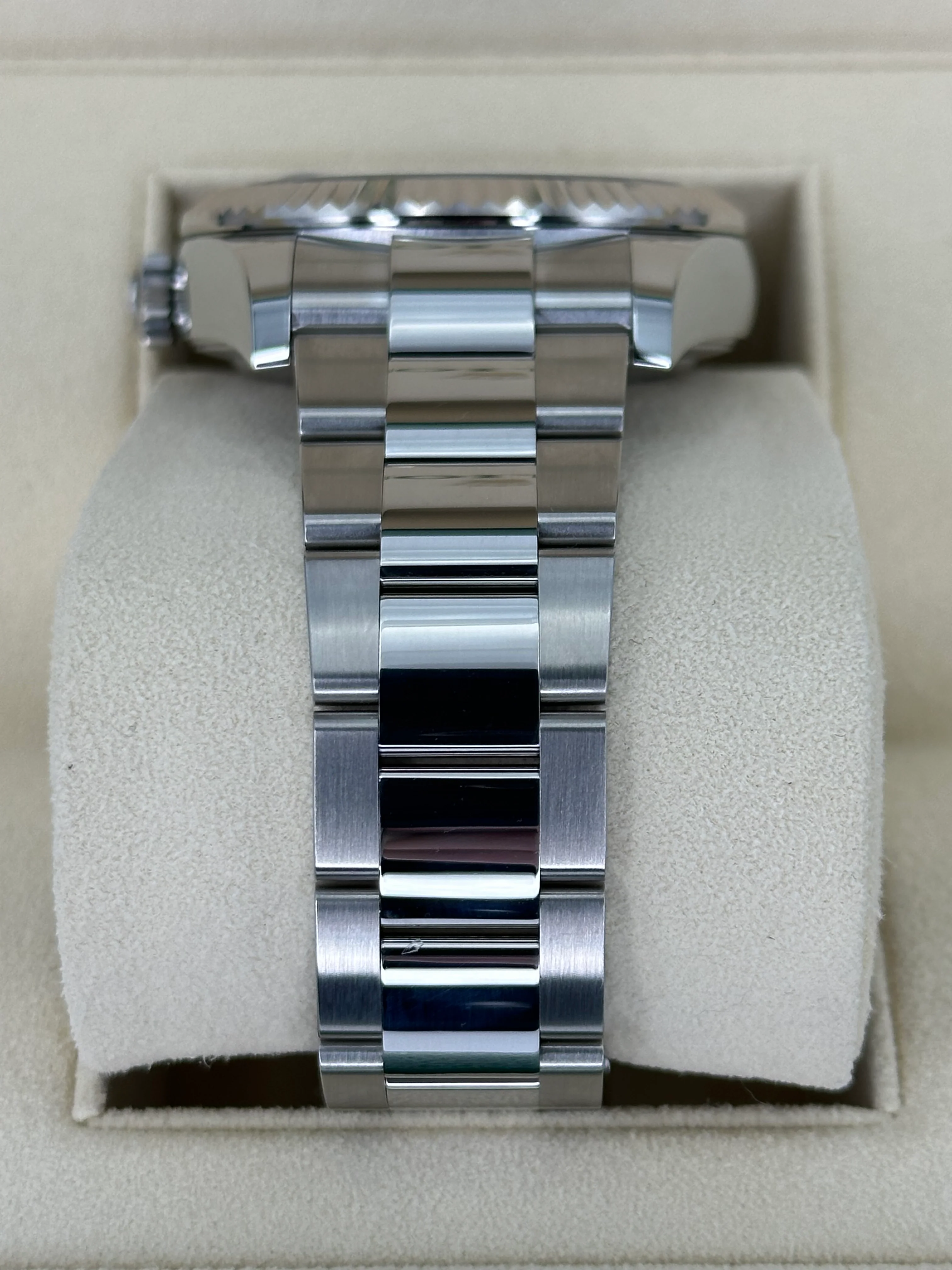 NEW 2023 Rolex Sky-Dweller 42mm 336934 Oyster Black Dial - Image 4
