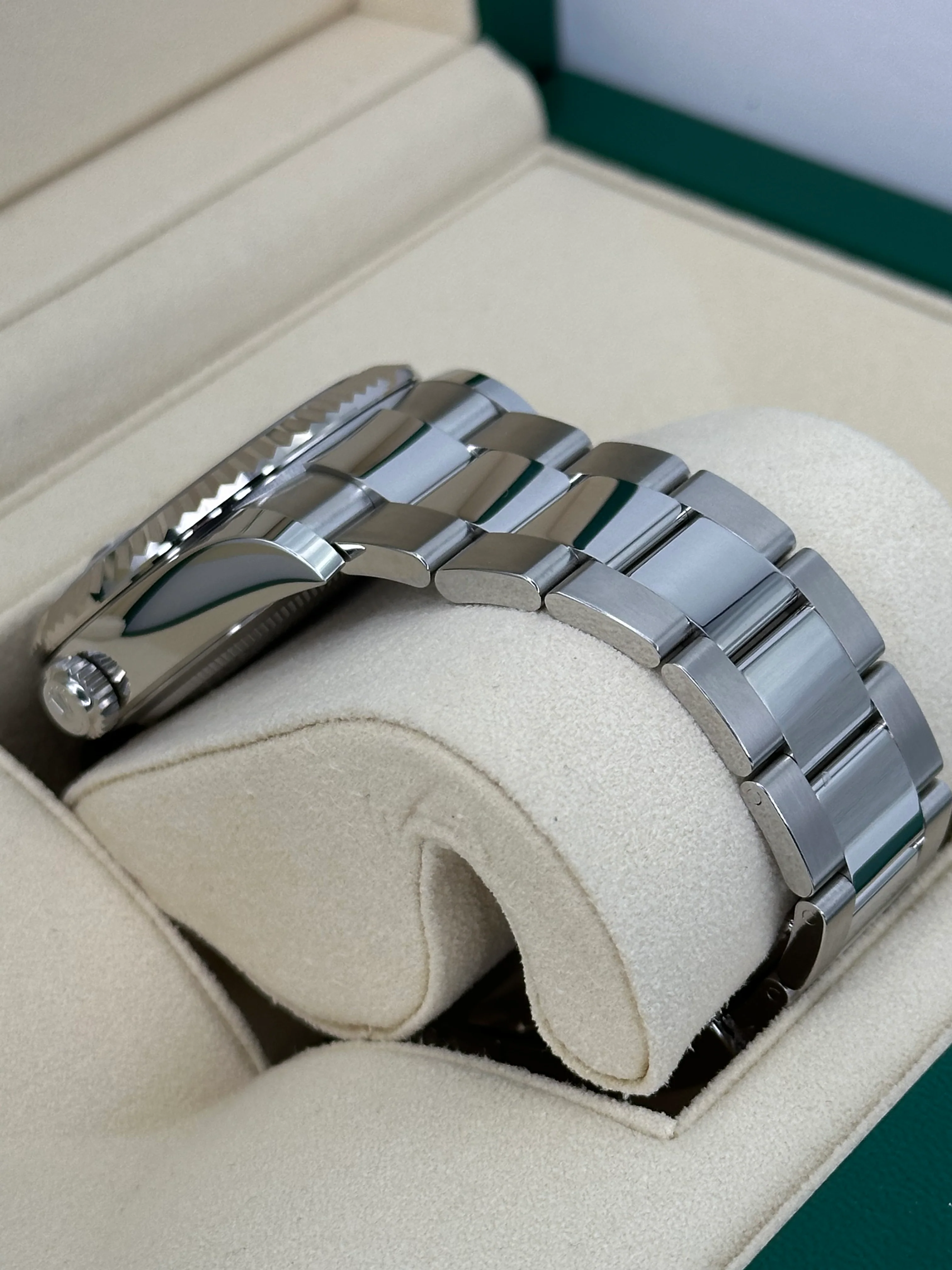 NEW 2023 Rolex Sky-Dweller 42mm 336934 Oyster Black Dial - Image 8