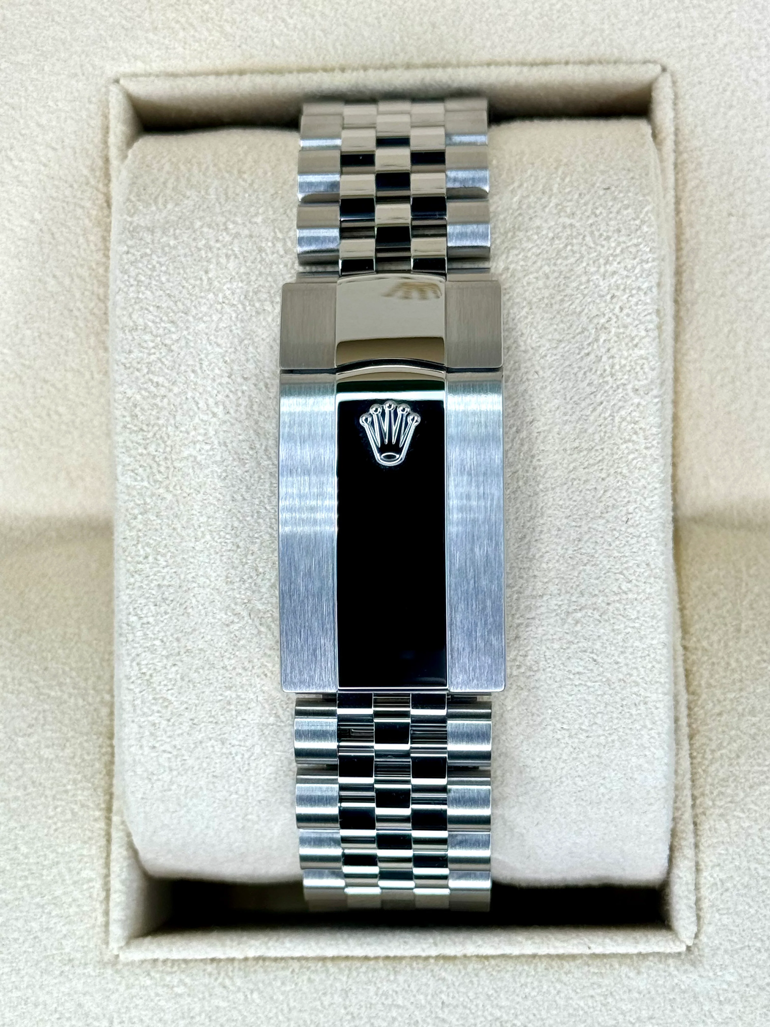 NEW 2023 Rolex Sky-Dweller 42mm 326934 Jubilee Blue Dial - Image 2