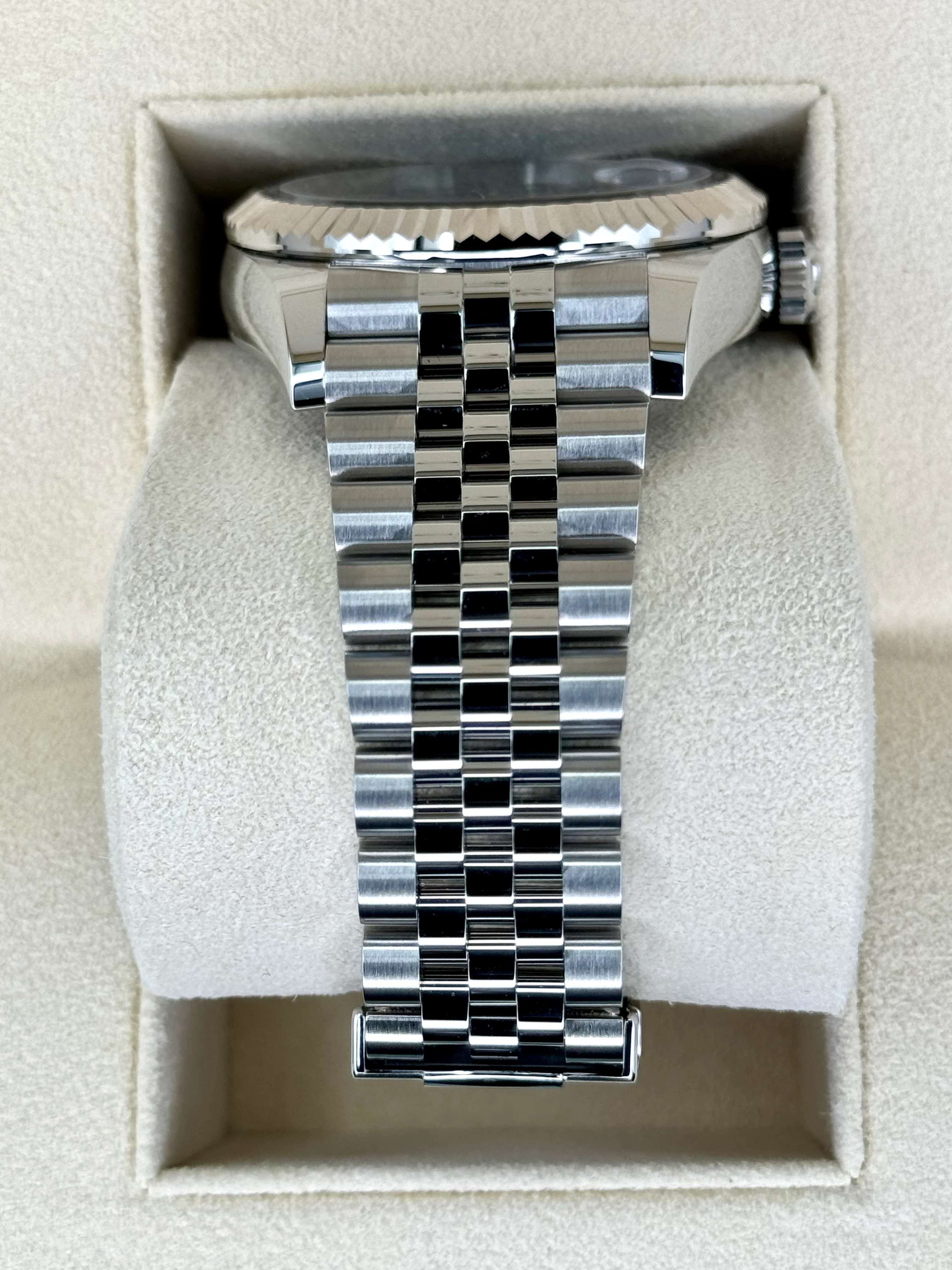 NEW 2023 Rolex Sky-Dweller 42mm 326934 Jubilee Blue Dial - Image 3