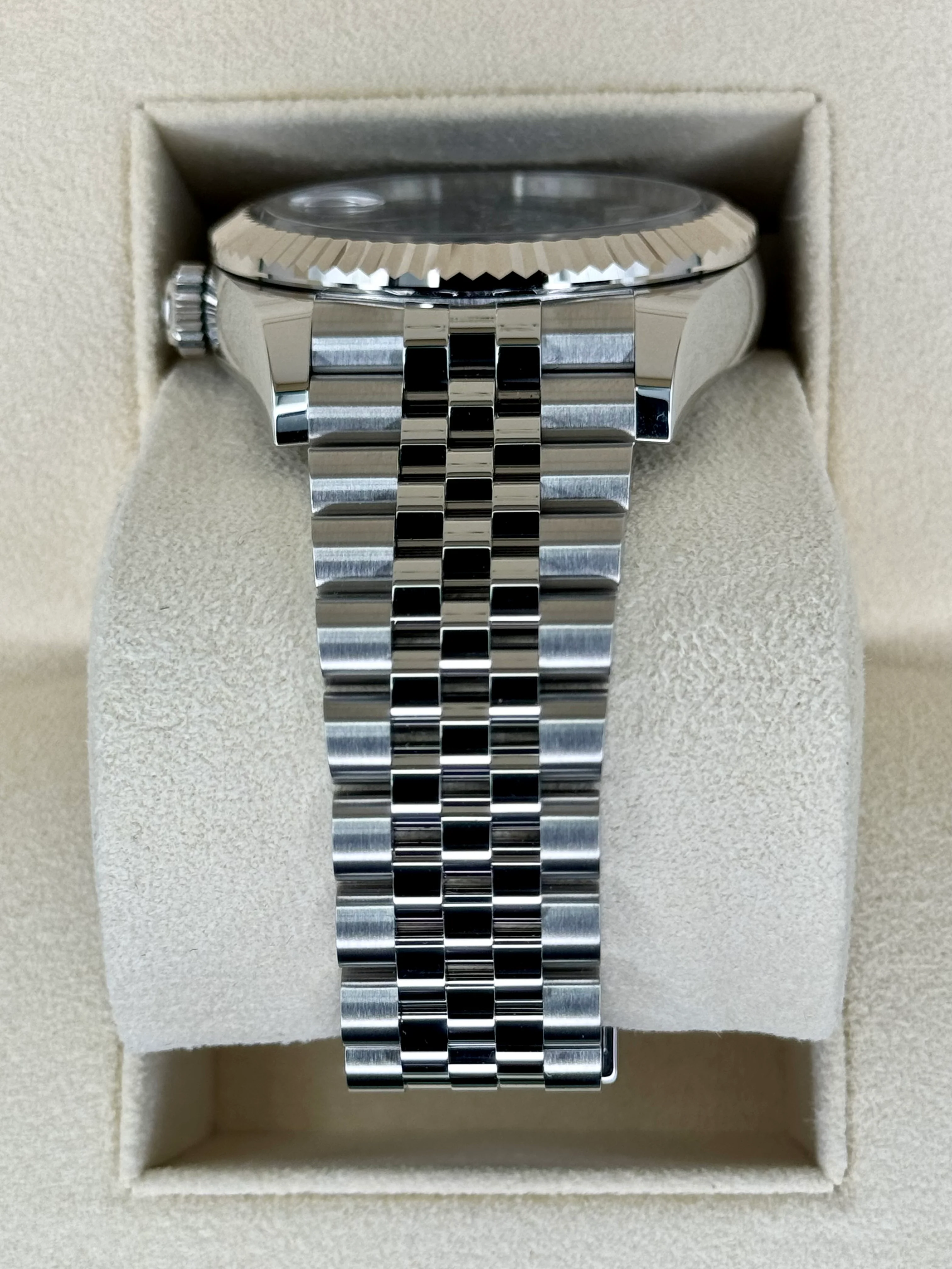 NEW 2023 Rolex Sky-Dweller 42mm 326934 Jubilee Blue Dial - Image 4