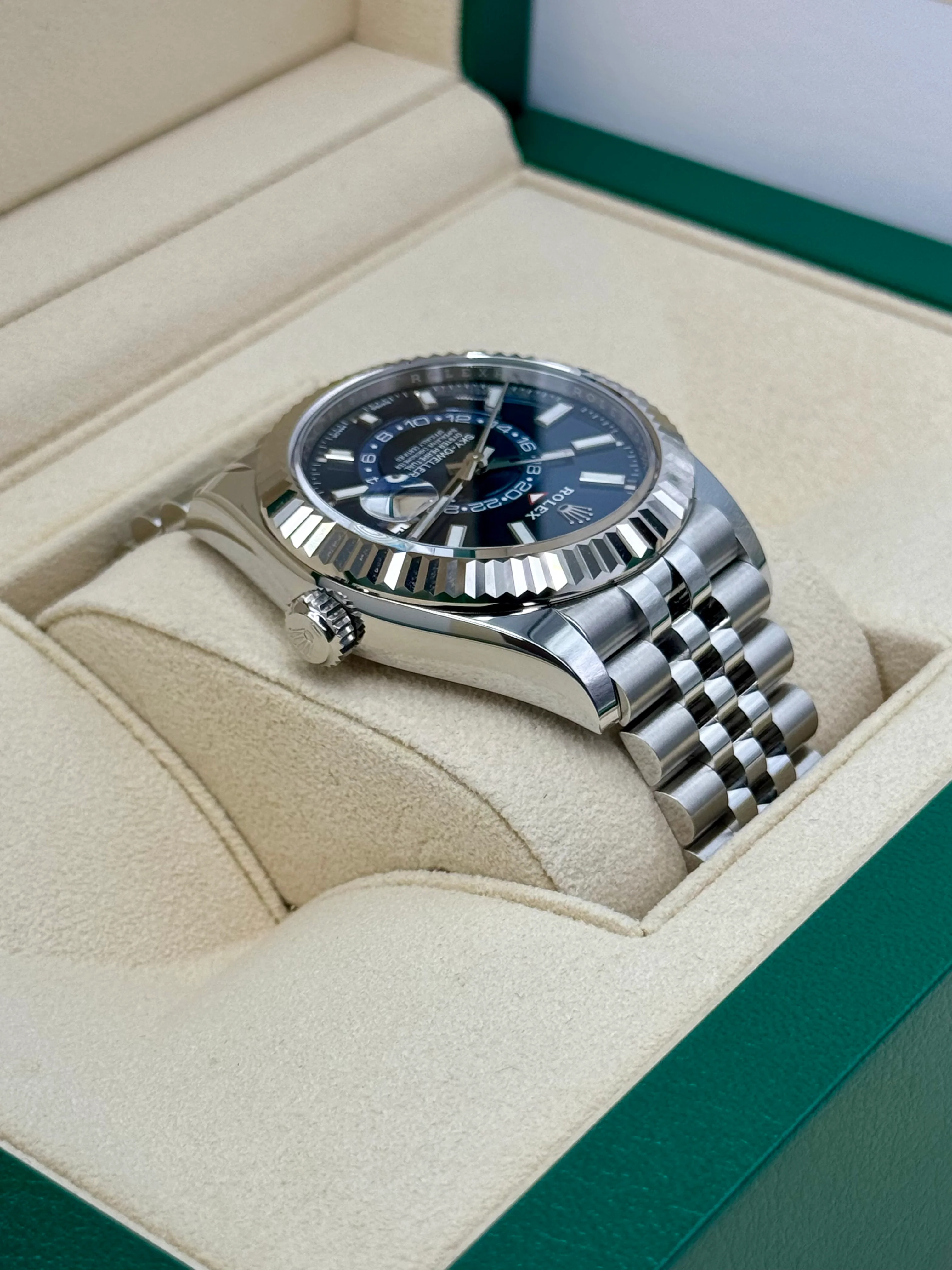 NEW 2023 Rolex Sky-Dweller 42mm 326934 Jubilee Blue Dial - Image 8