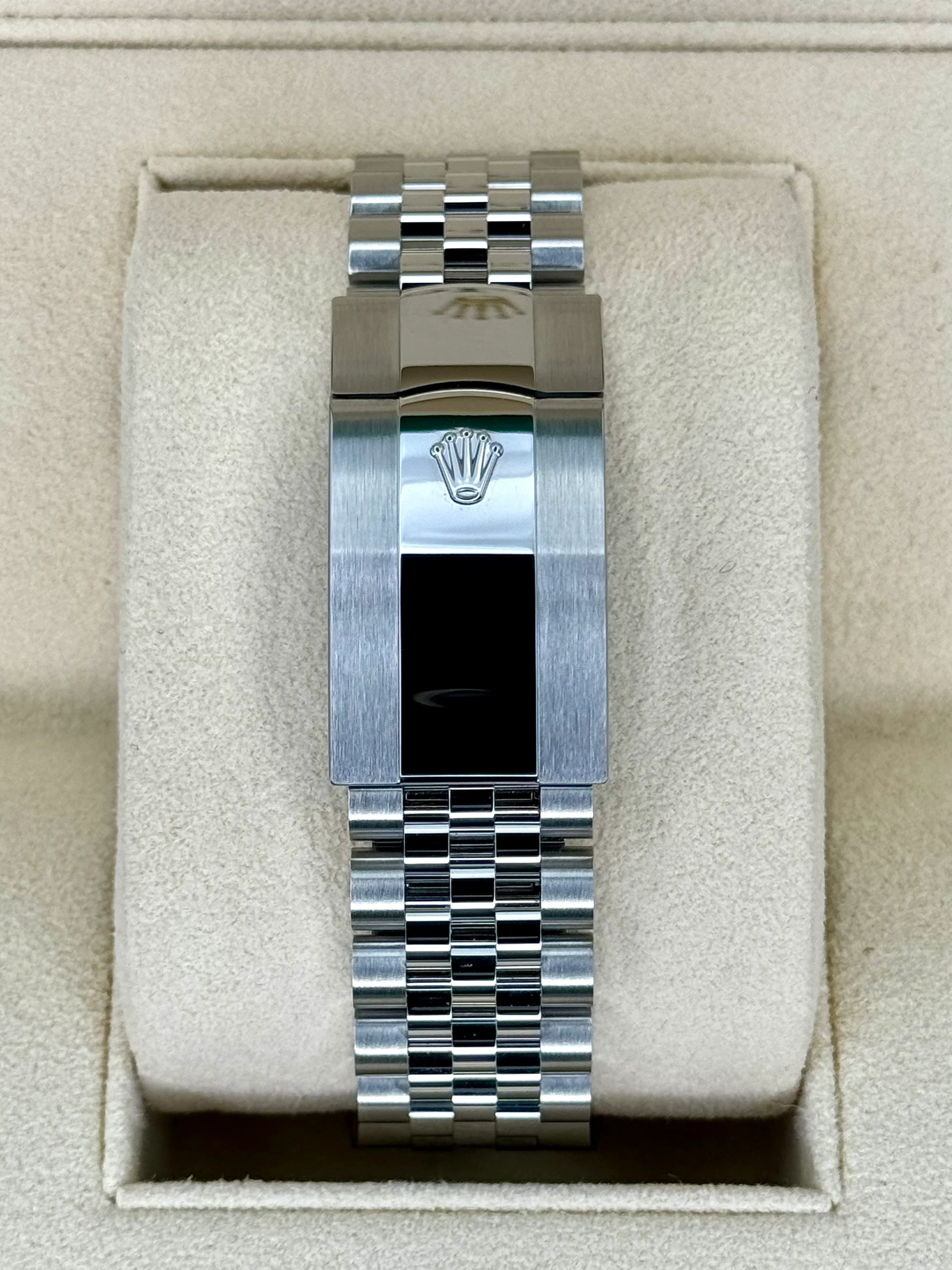 NEW 2023 Rolex Sky-Dweller 42mm 326934 Jubilee Blue Dial - Image 2