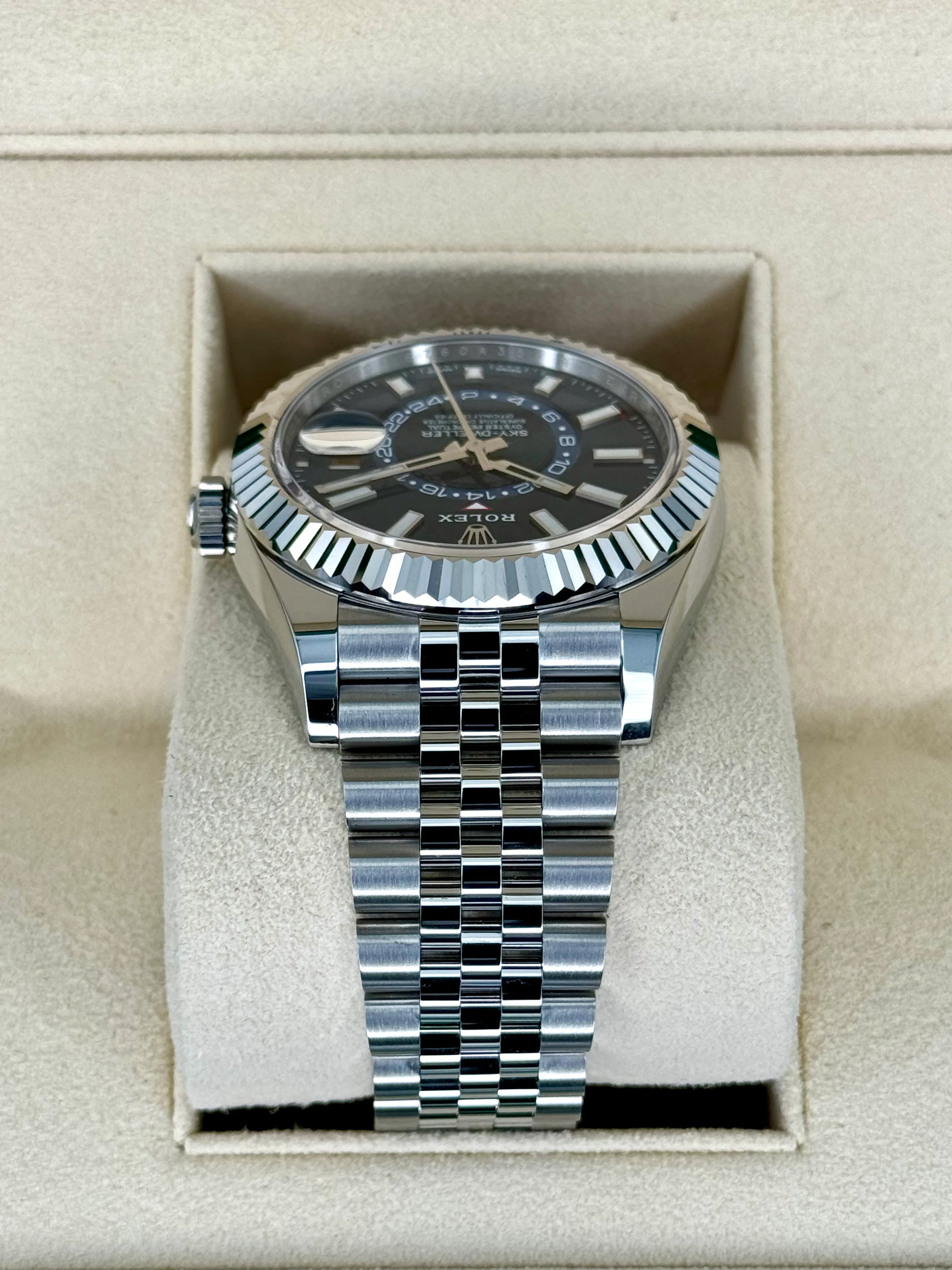 NEW 2023 Rolex Sky-Dweller 42mm 326934 Jubilee Blue Dial - Image 4
