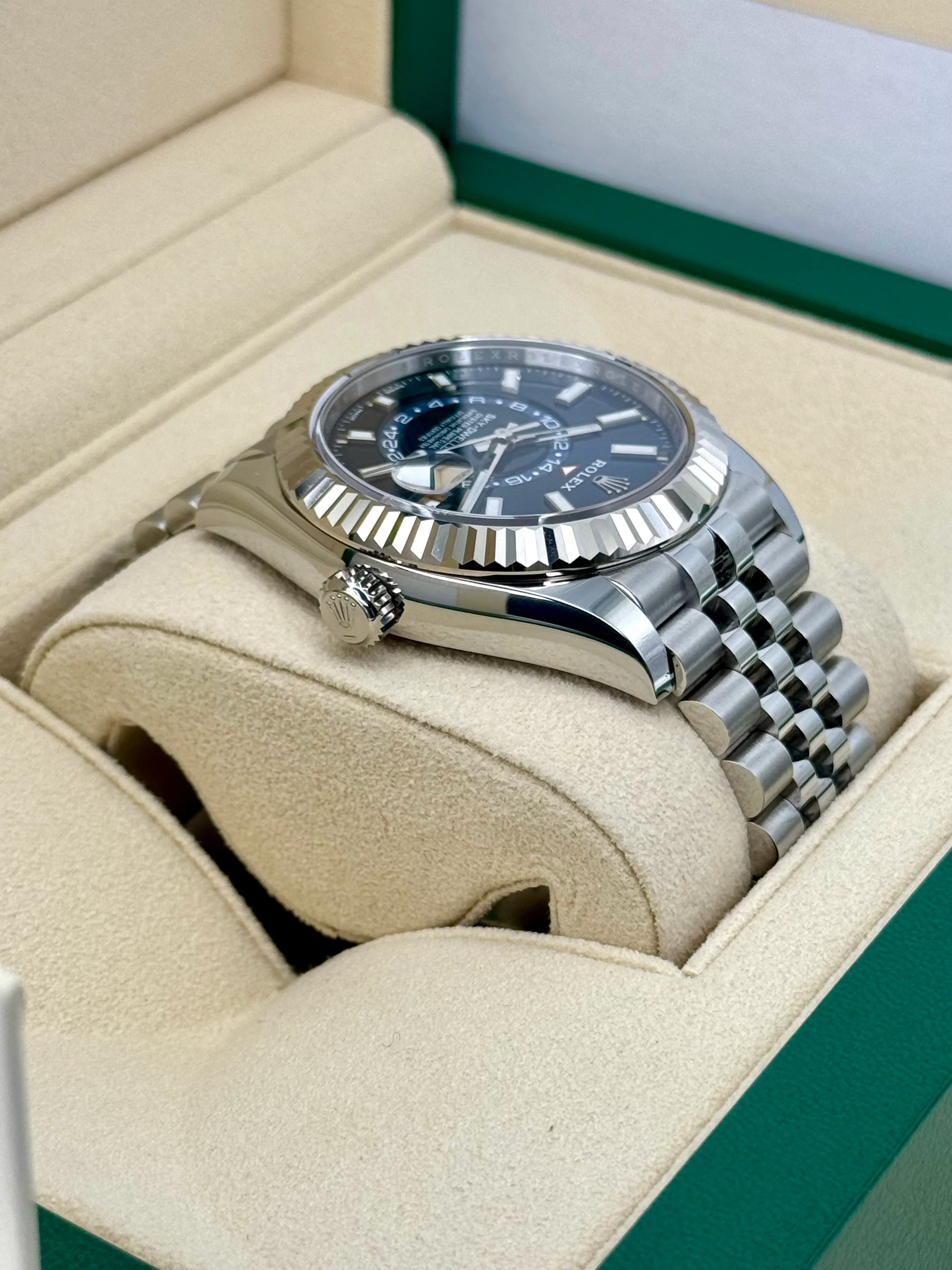 NEW 2023 Rolex Sky-Dweller 42mm 326934 Jubilee Blue Dial - Image 8