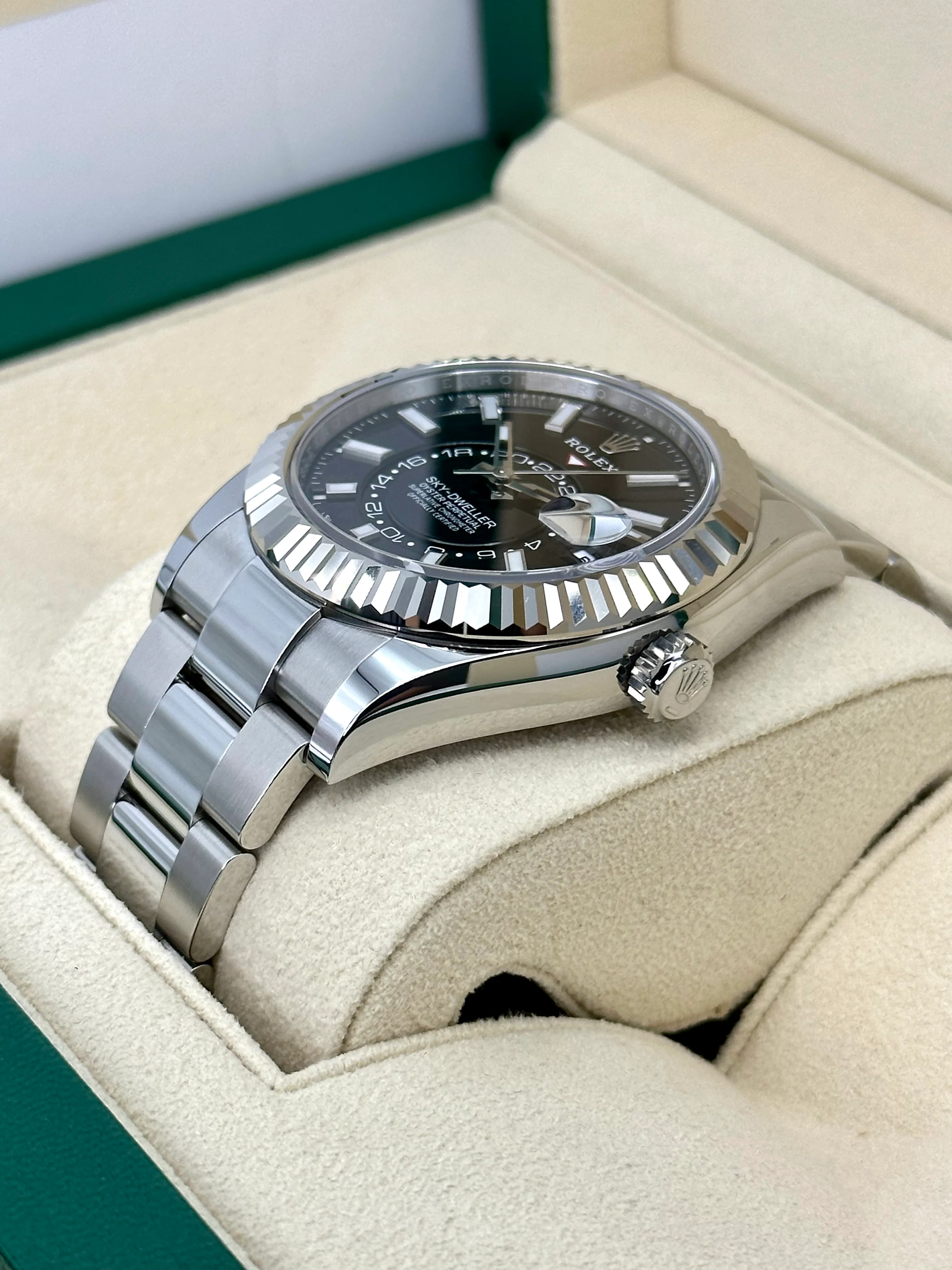 NEW 2023 Rolex Sky-Dweller 42mm 336934 Oyster Black Dial - Image 4