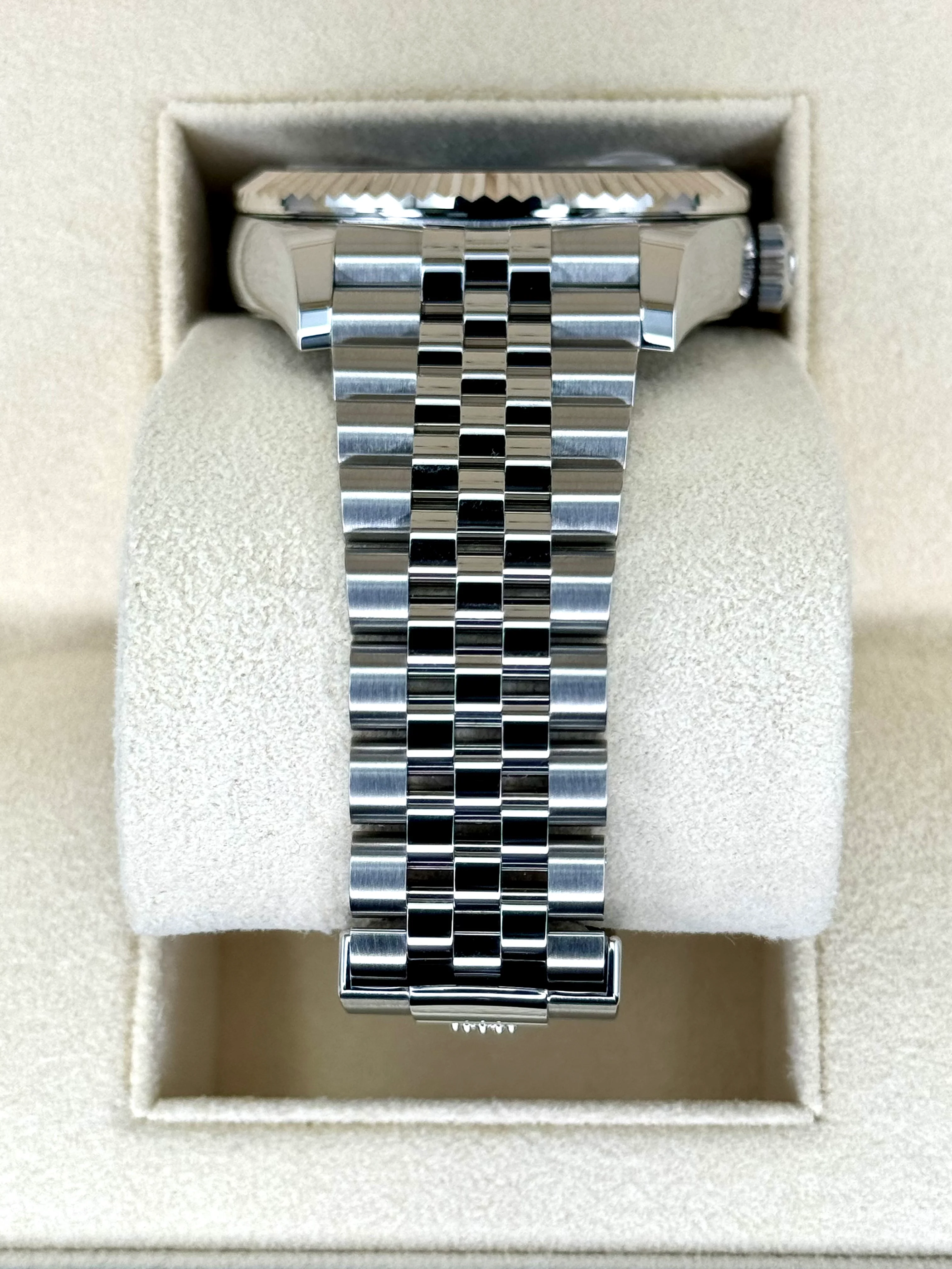 NEW 2023 Rolex Sky-Dweller 42mm 336934 Jubilee Black Dial - Image 3