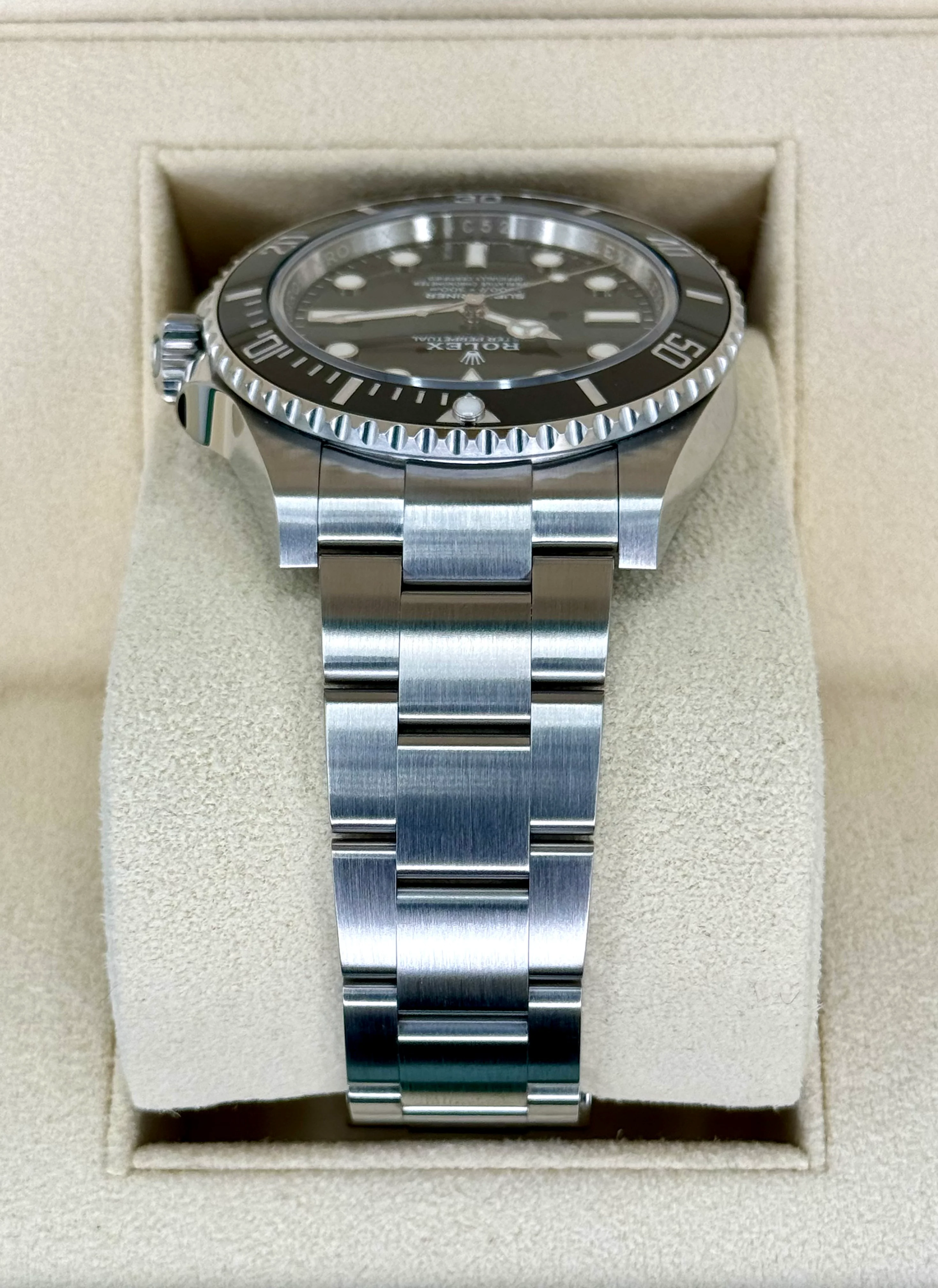 NEW 2023 Rolex Submariner 41mm 124060 Stainless Steel Black Dial - Image 4