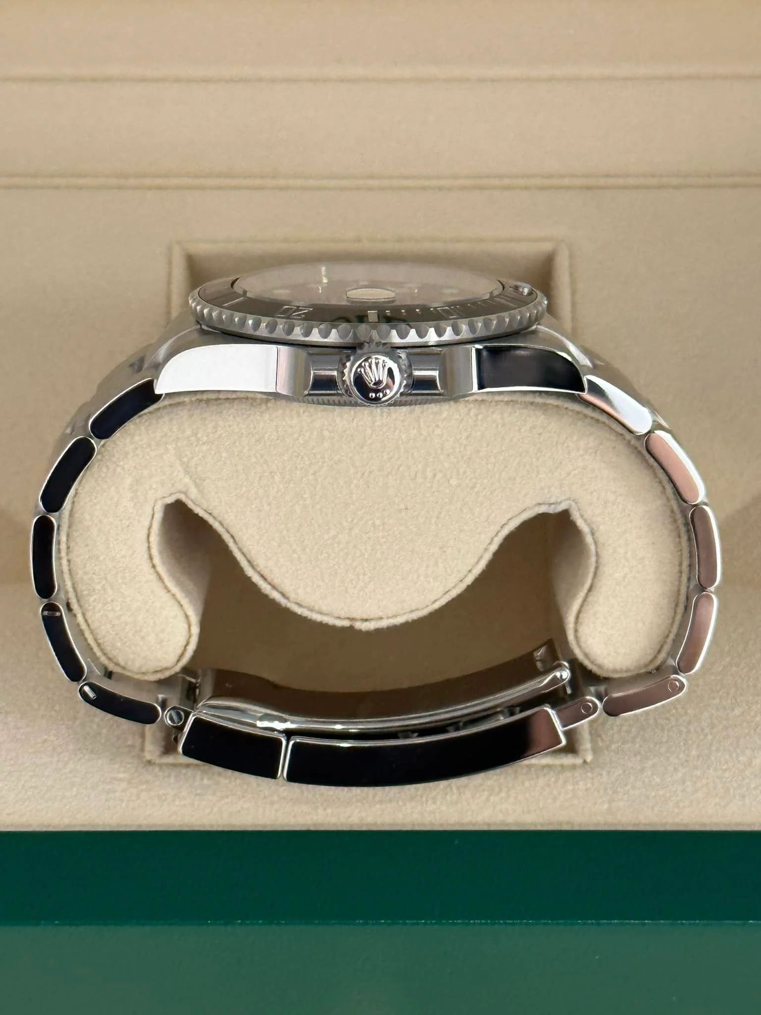 NEW 2023 Rolex Submariner 40mm 126610LN Stainless Steel Black Dial - Image 9