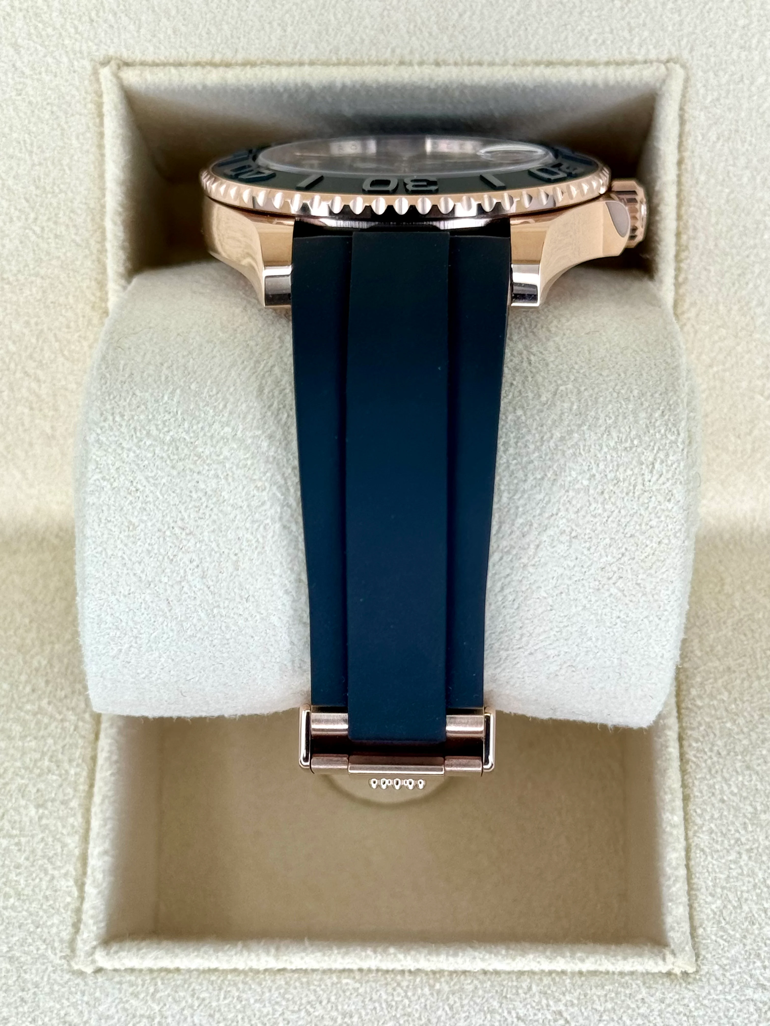NEW 2023 Rolex Yacht-Master 37mm 268655 Rose Gold Black Dial - Image 3