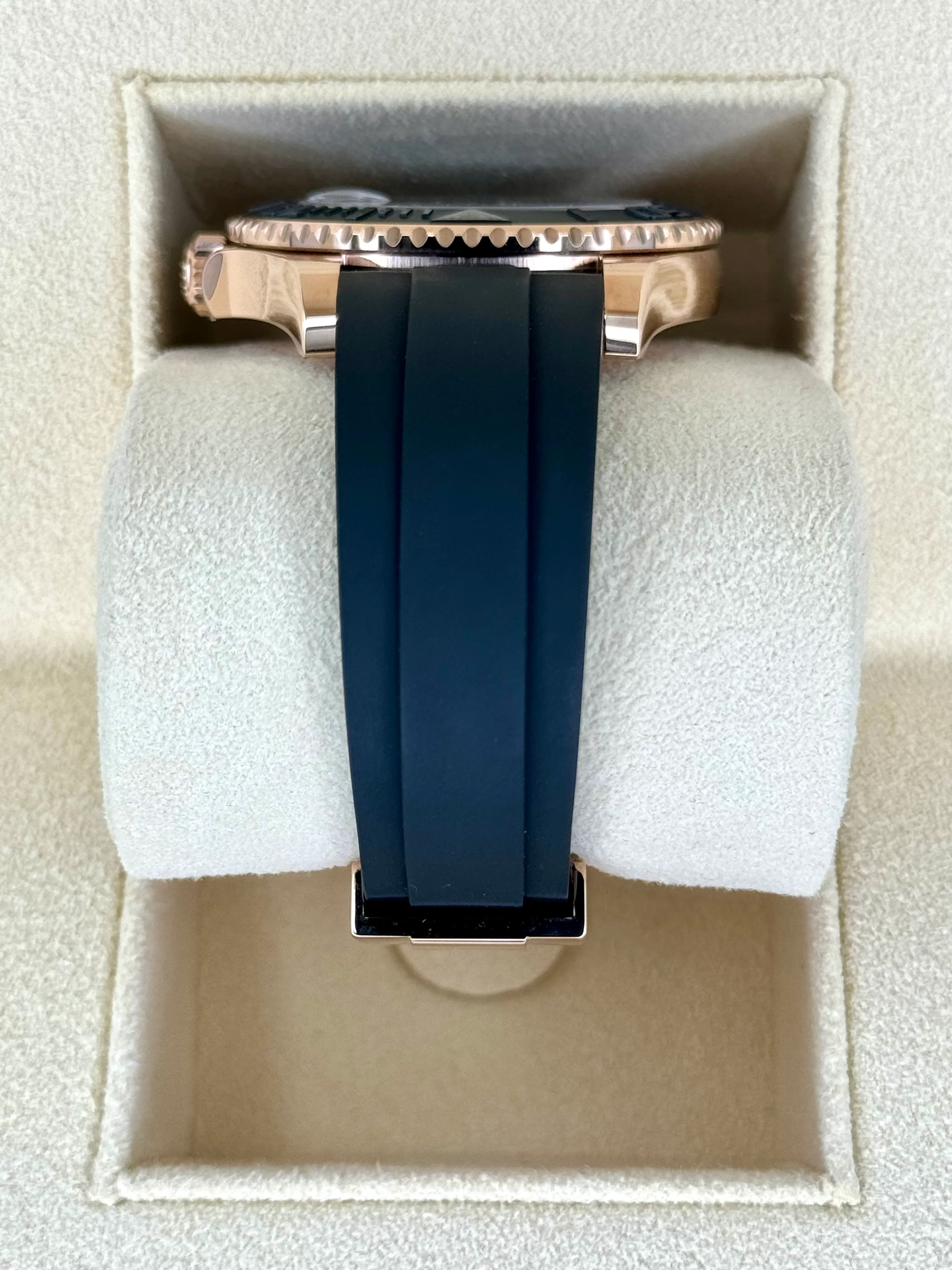 NEW 2023 Rolex Yacht-Master 37mm 268655 Rose Gold Black Dial - Image 4