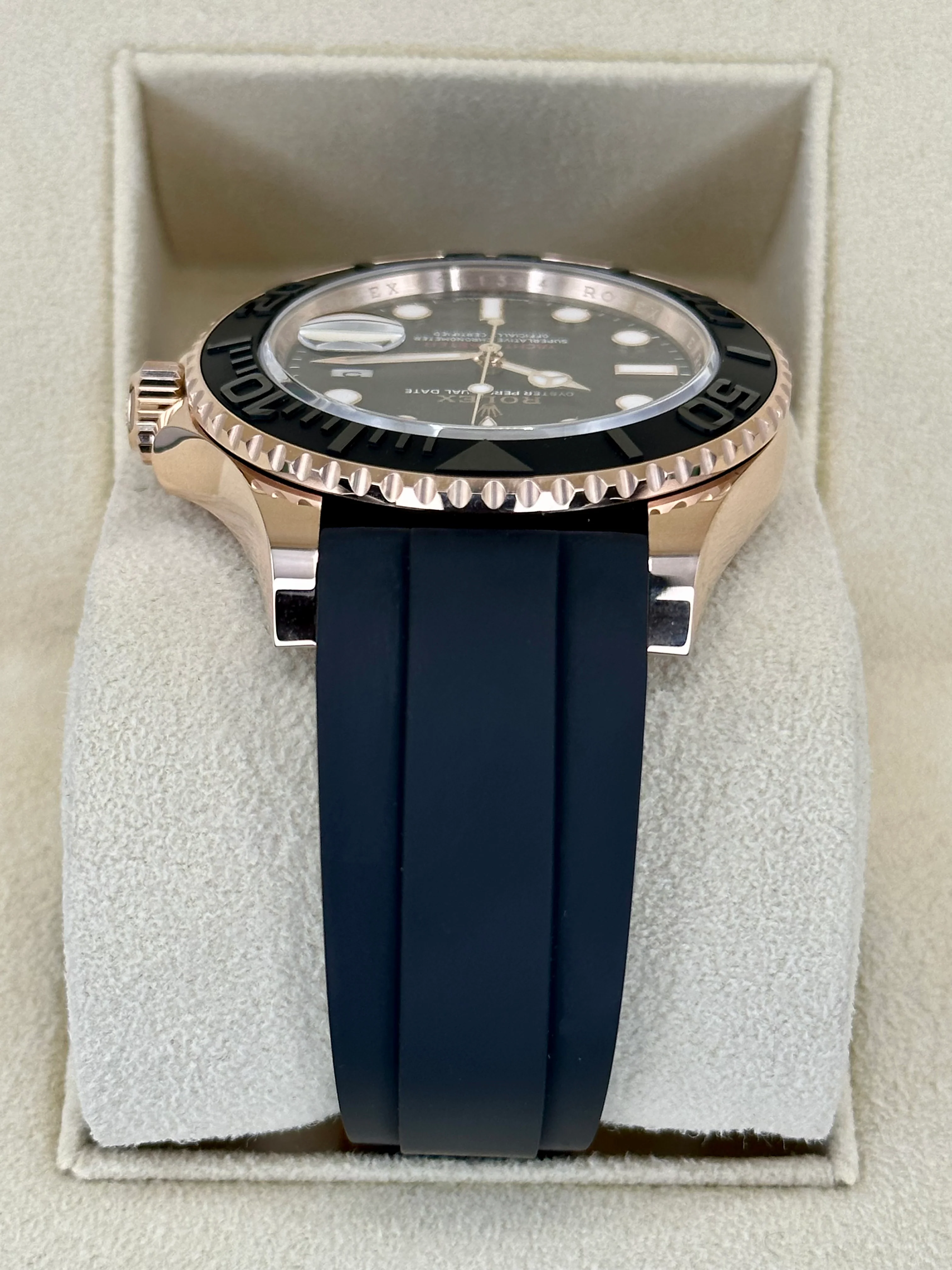 NEW 2023 Rolex Yacht-Master 40mm 126655 Rose Gold Oysterflex Black Dial - Image 4
