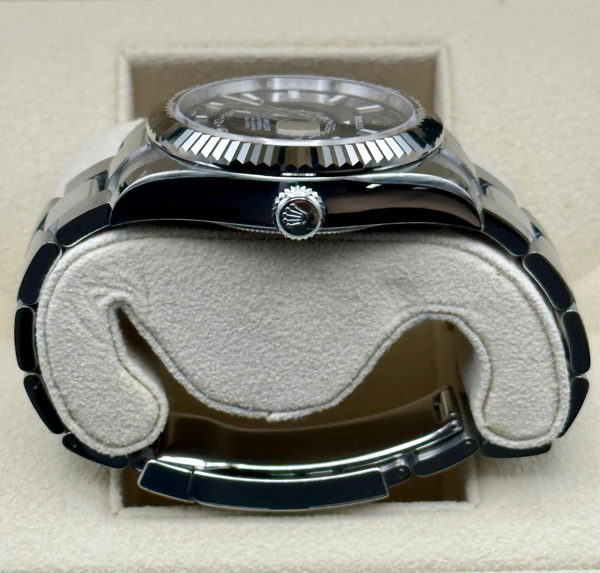 NEW 2023 Sky-Dweller 42mm 326934 Oyster Black Dial - Image 10