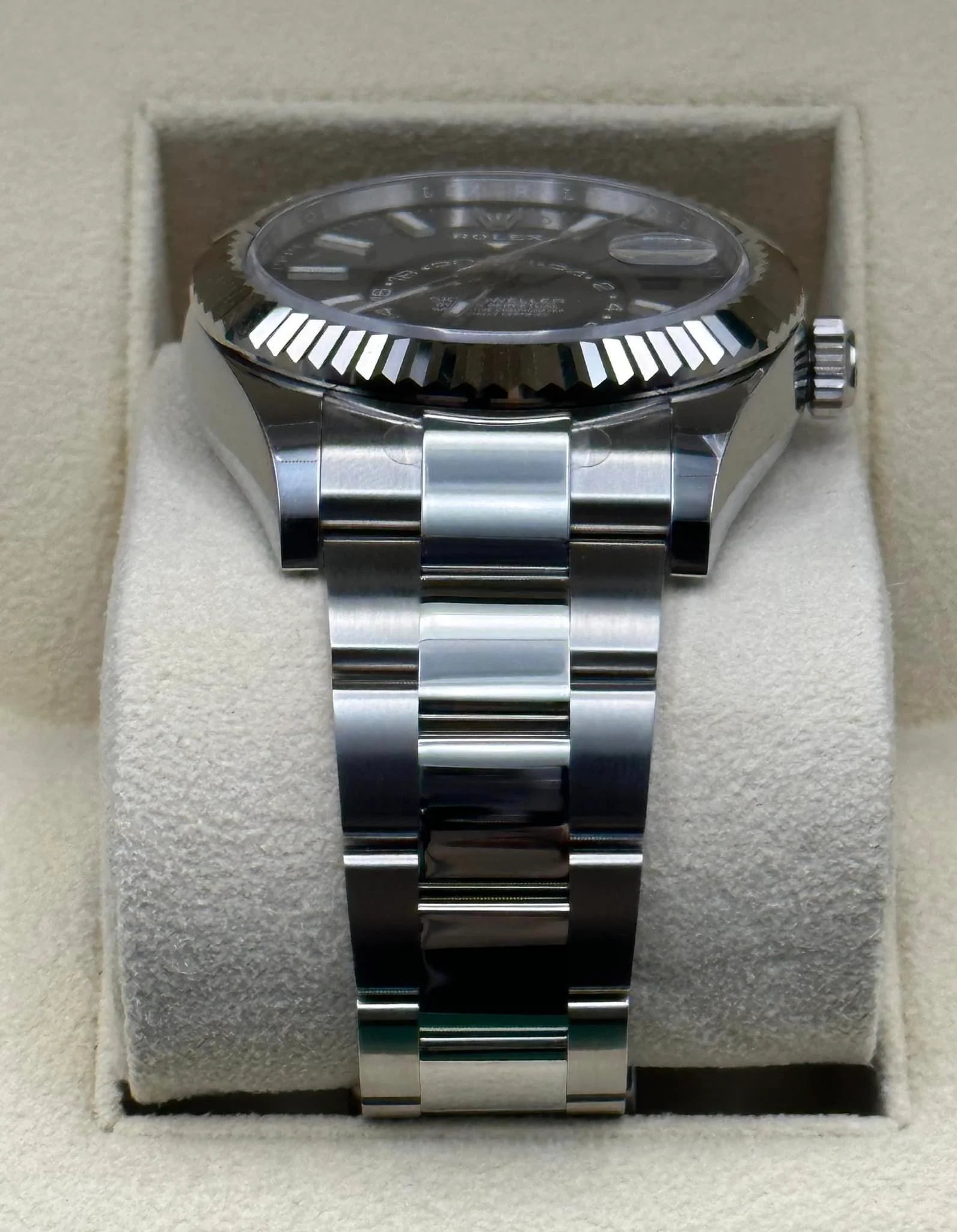 NEW 2023 Sky-Dweller 42mm 326934 Oyster Black Dial - Image 4