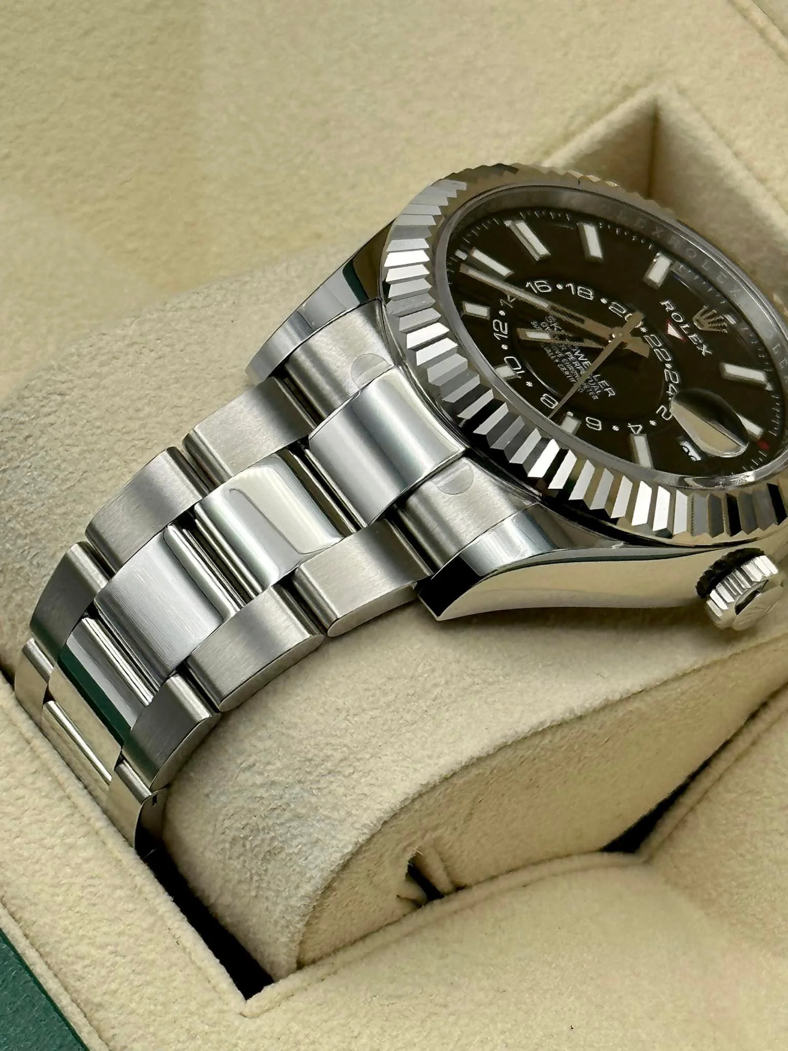 NEW 2023 Sky-Dweller 42mm 326934 Oyster Black Dial - Image 6