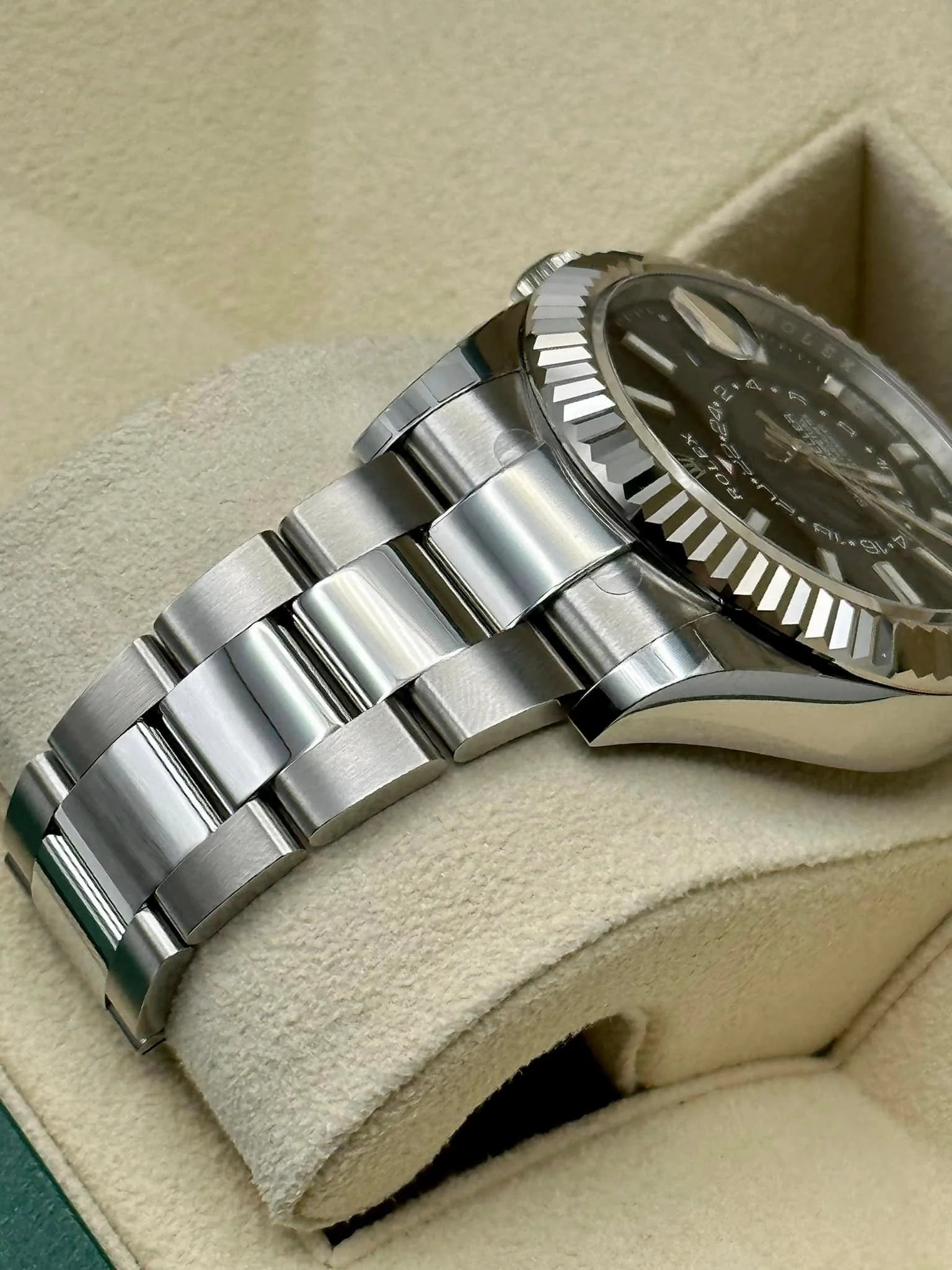 NEW 2023 Sky-Dweller 42mm 326934 Oyster Black Dial - Image 8