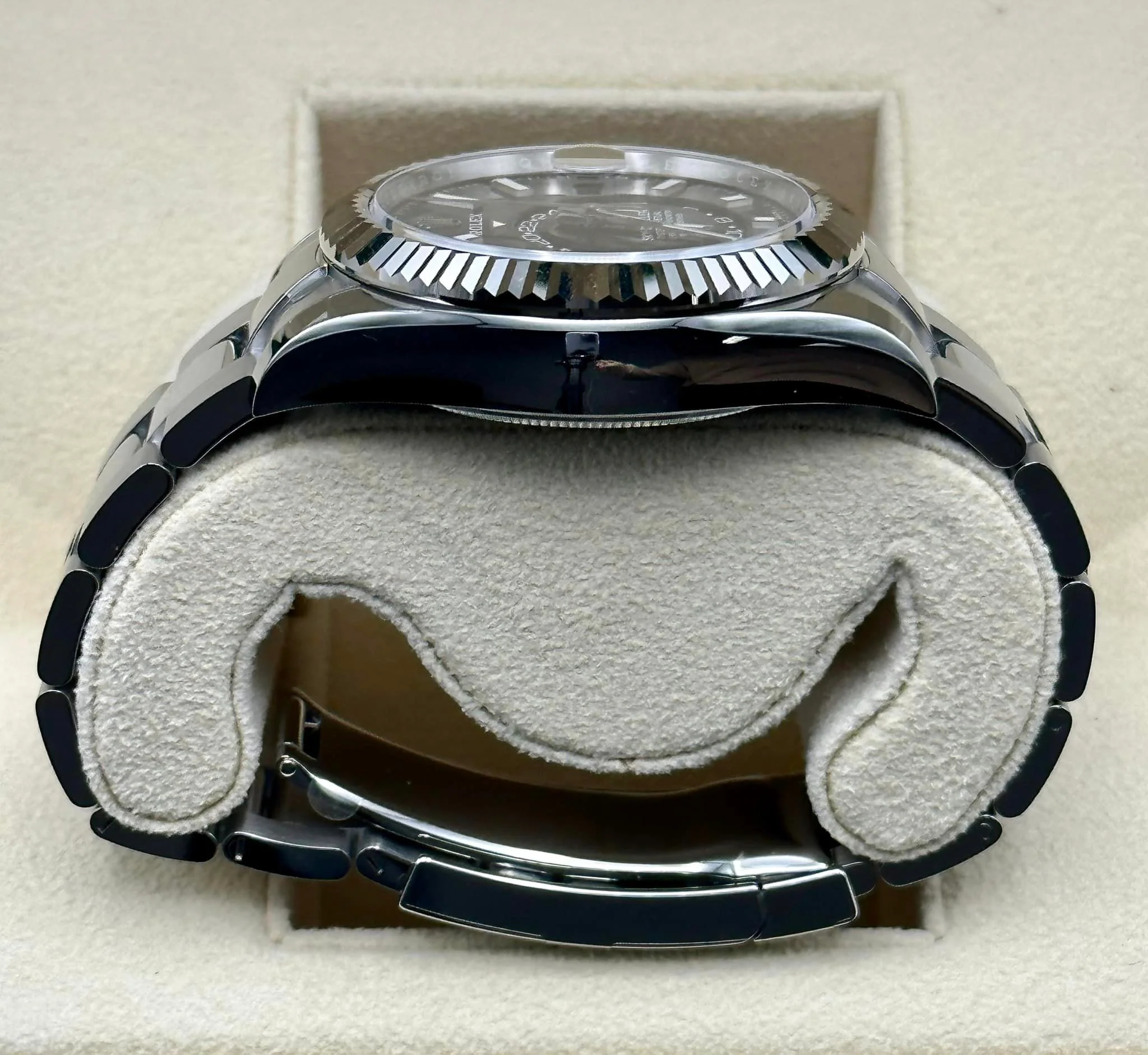 NEW 2023 Sky-Dweller 42mm 326934 Oyster Black Dial - Image 9