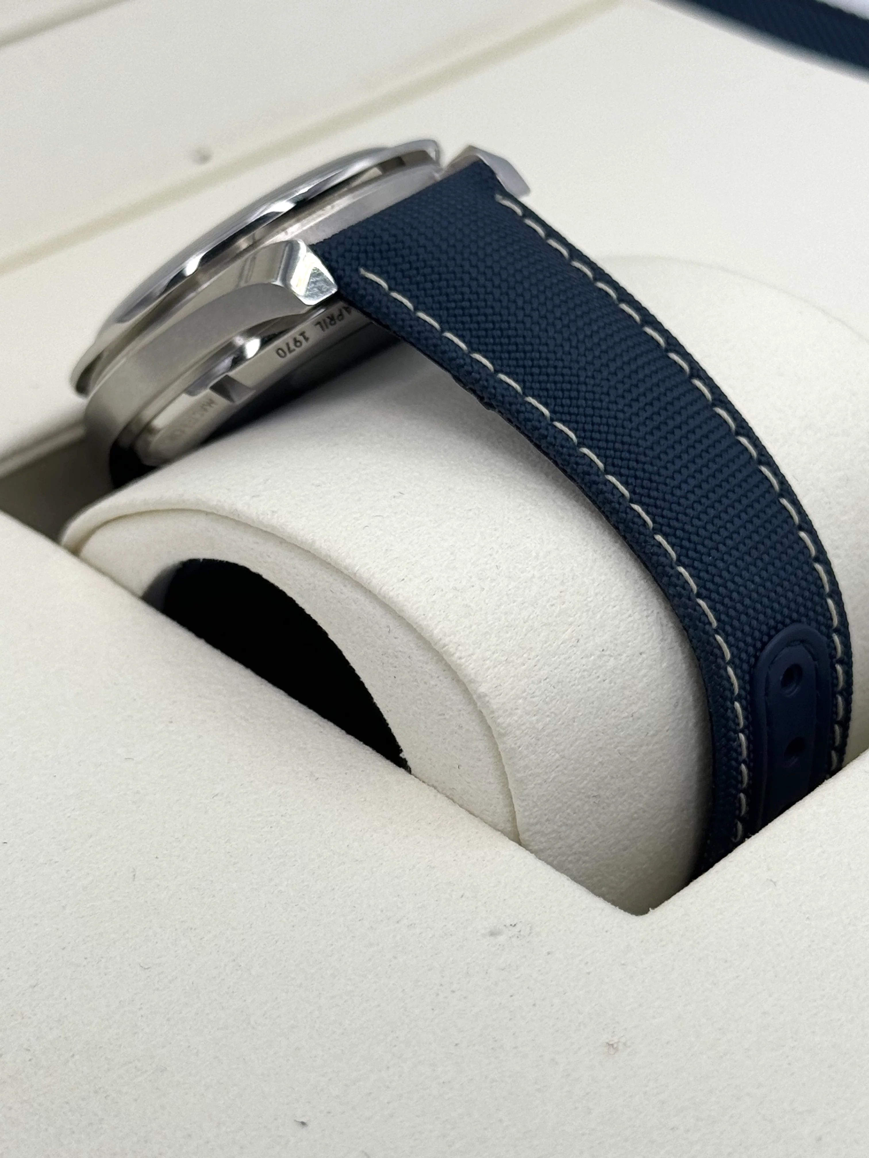 NEW 2023 Omega Speedmaster Silver Snoopy Award 310.32.42.50.02.001 - Image 7