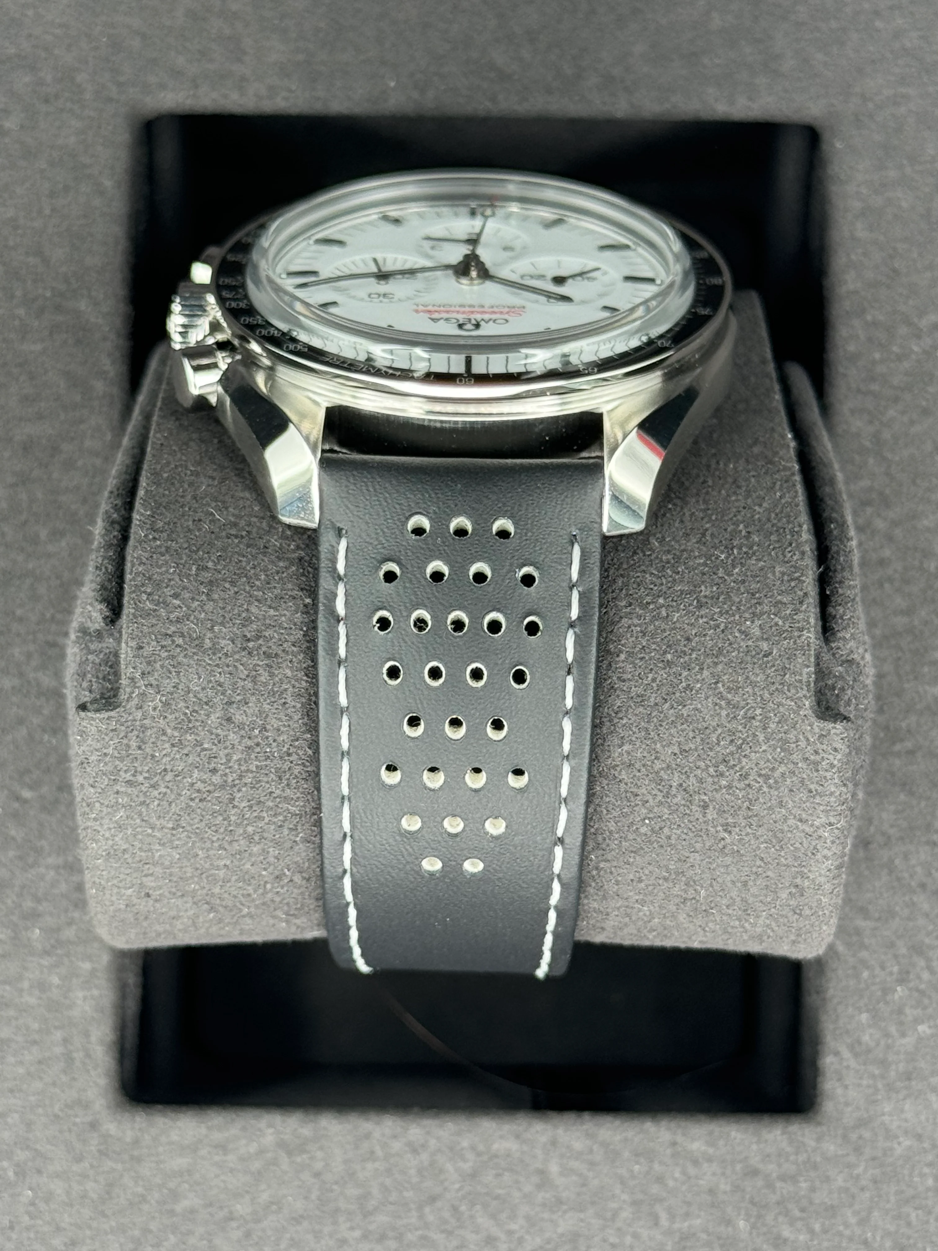 NEW 2024 Omega Speedmaster Professional 42mm 31032425004002 White Dial - Image 4