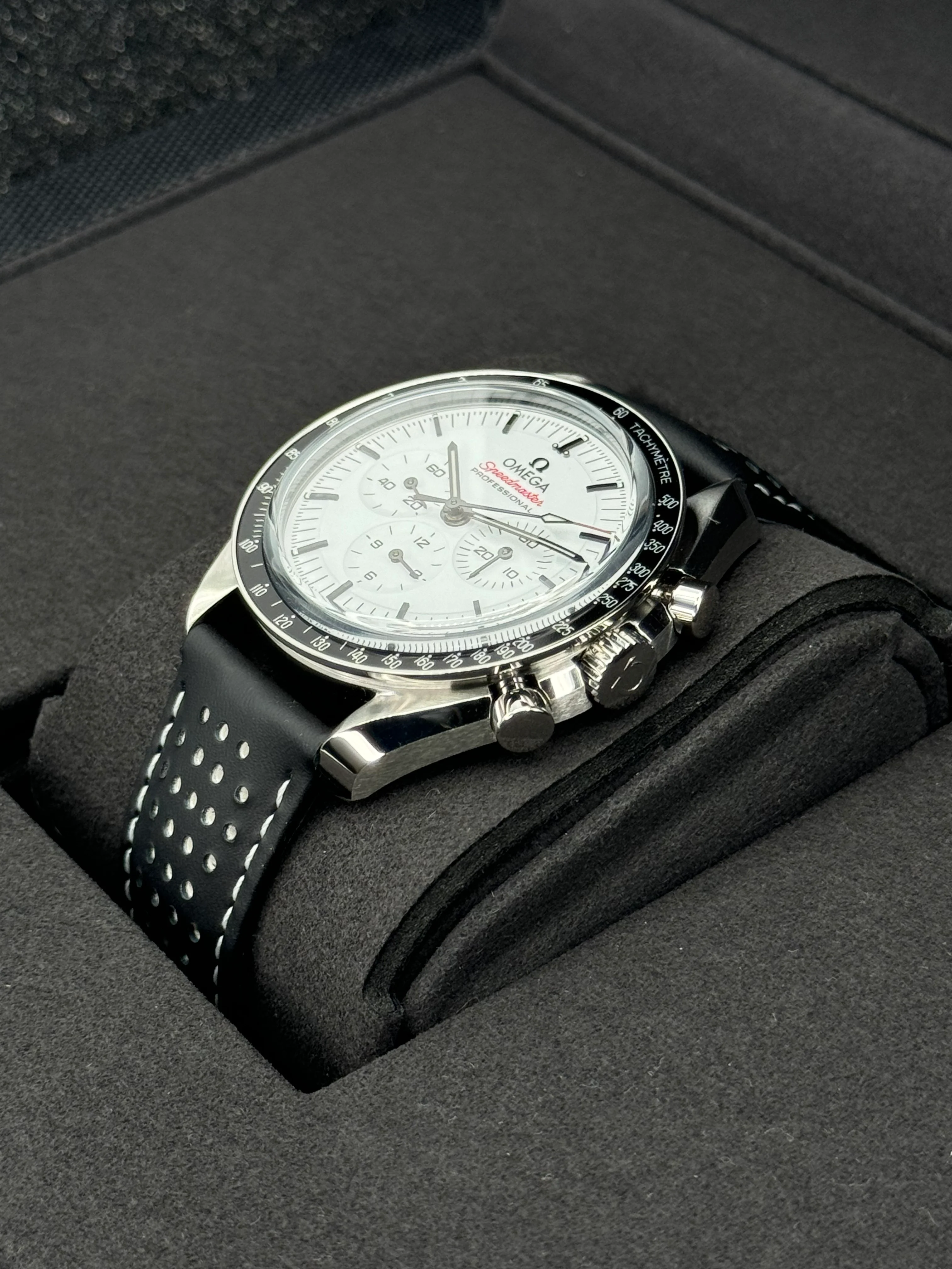 NEW 2024 Omega Speedmaster Professional 42mm 31032425004002 White Dial - Image 5