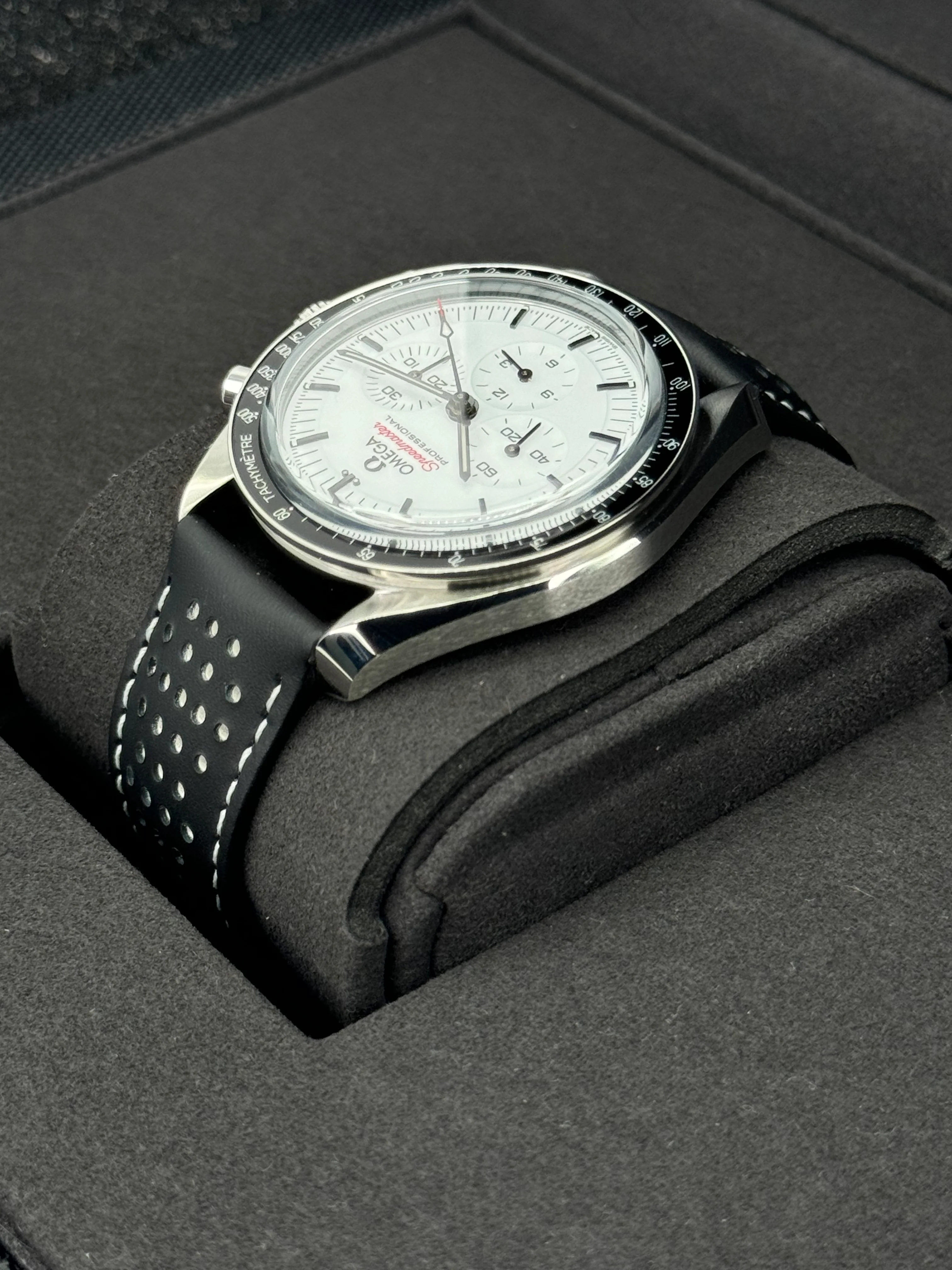 NEW 2024 Omega Speedmaster Professional 42mm 31032425004002 White Dial - Image 7