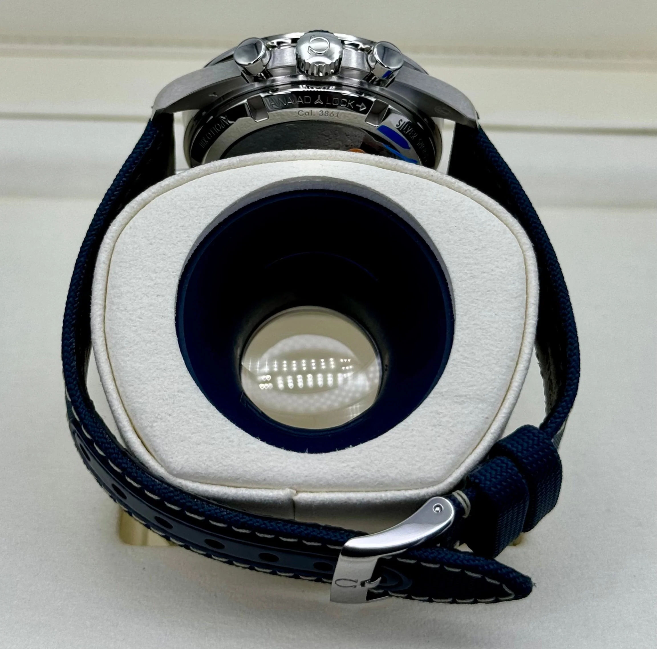 NEW 2024 Omega Speedmaster Silver Snoopy Award 310.32.42.50.02.001 - Image 9