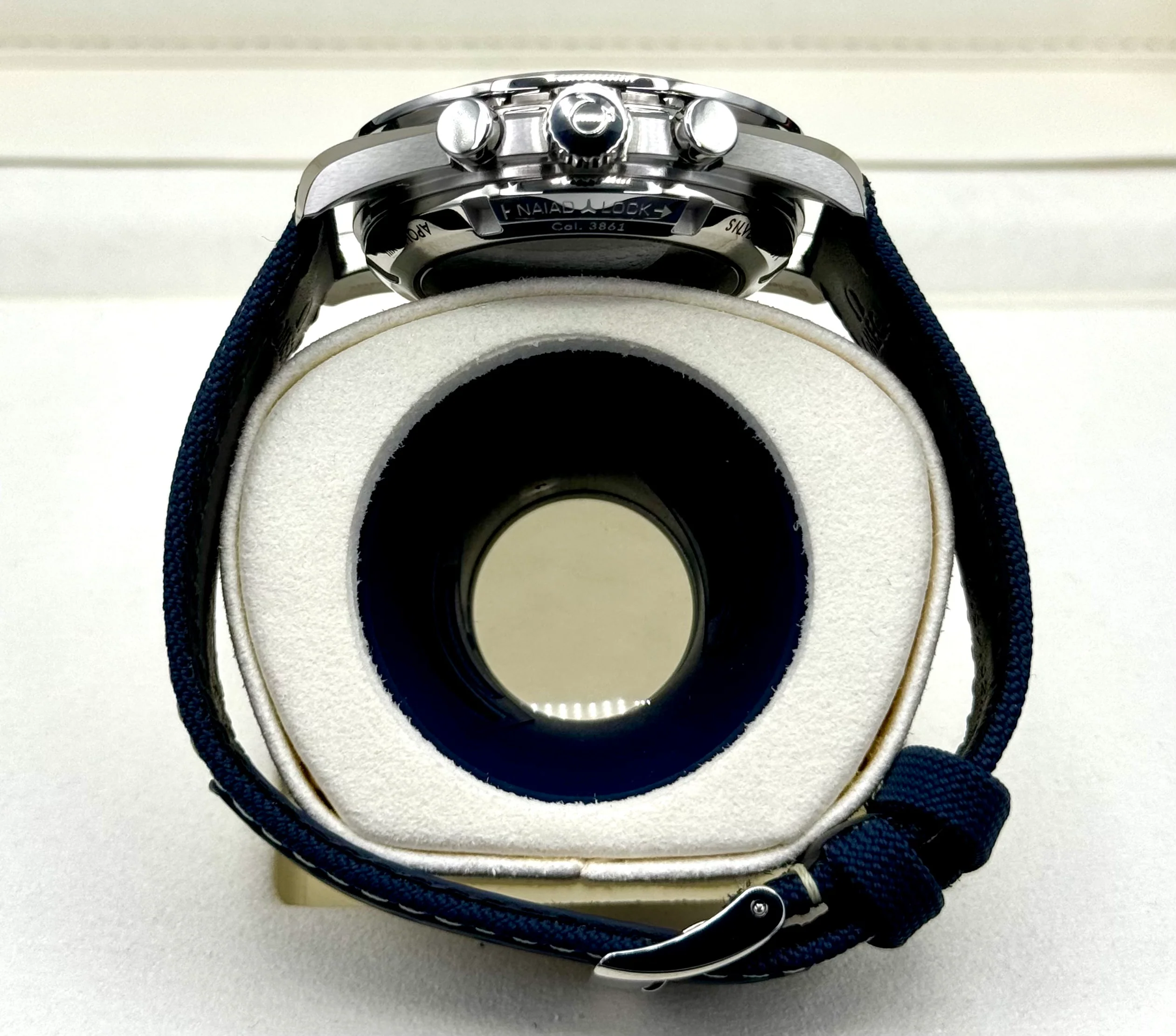 NEW 2024 Omega Speedmaster Silver Snoopy Award 310.32.42.50.02.001 - Image 9