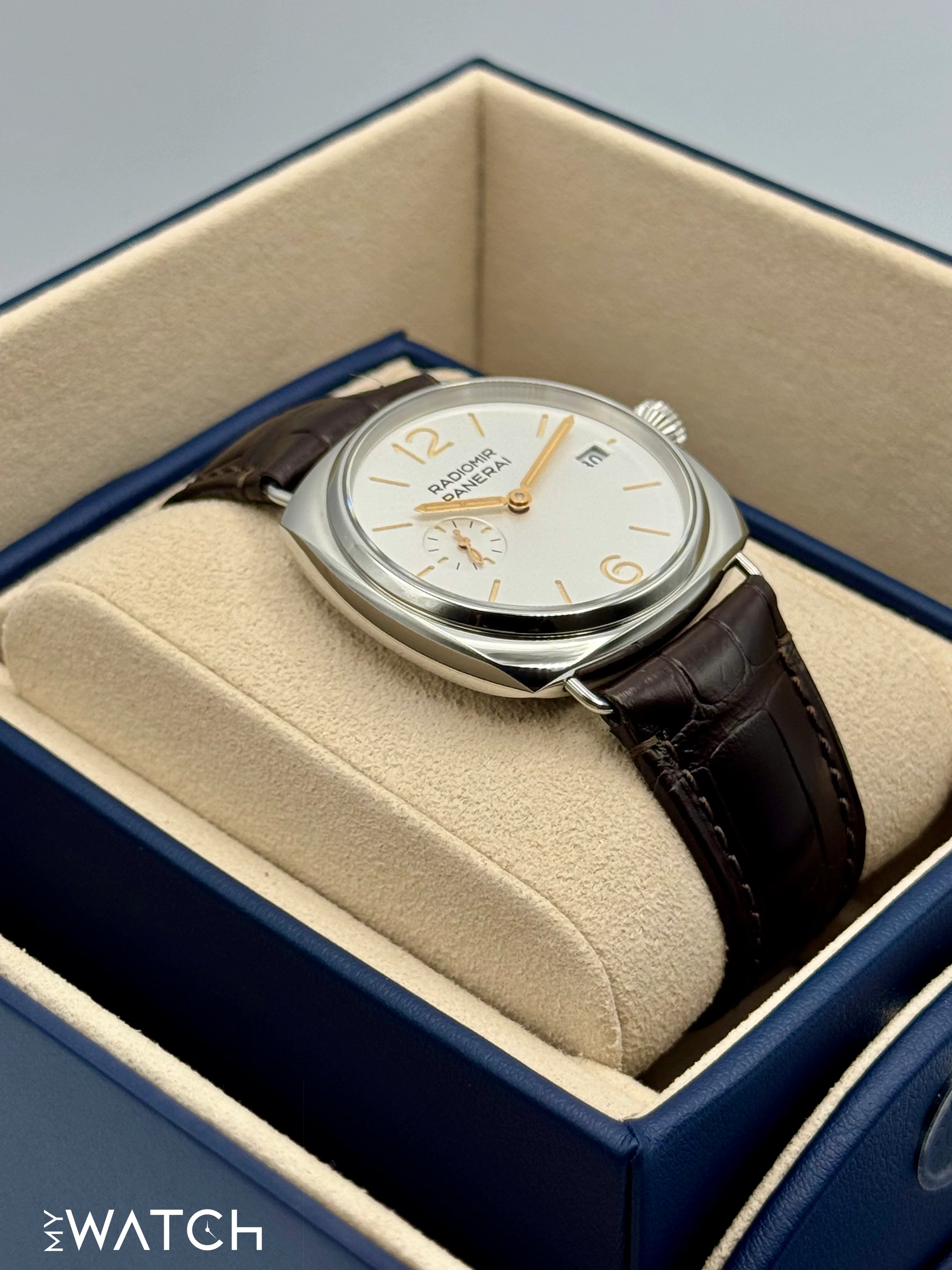 NEW 2024 Panerai Radiomir Quaranta 40mm PAM01570 Stainless Steel White Dial - Image 6