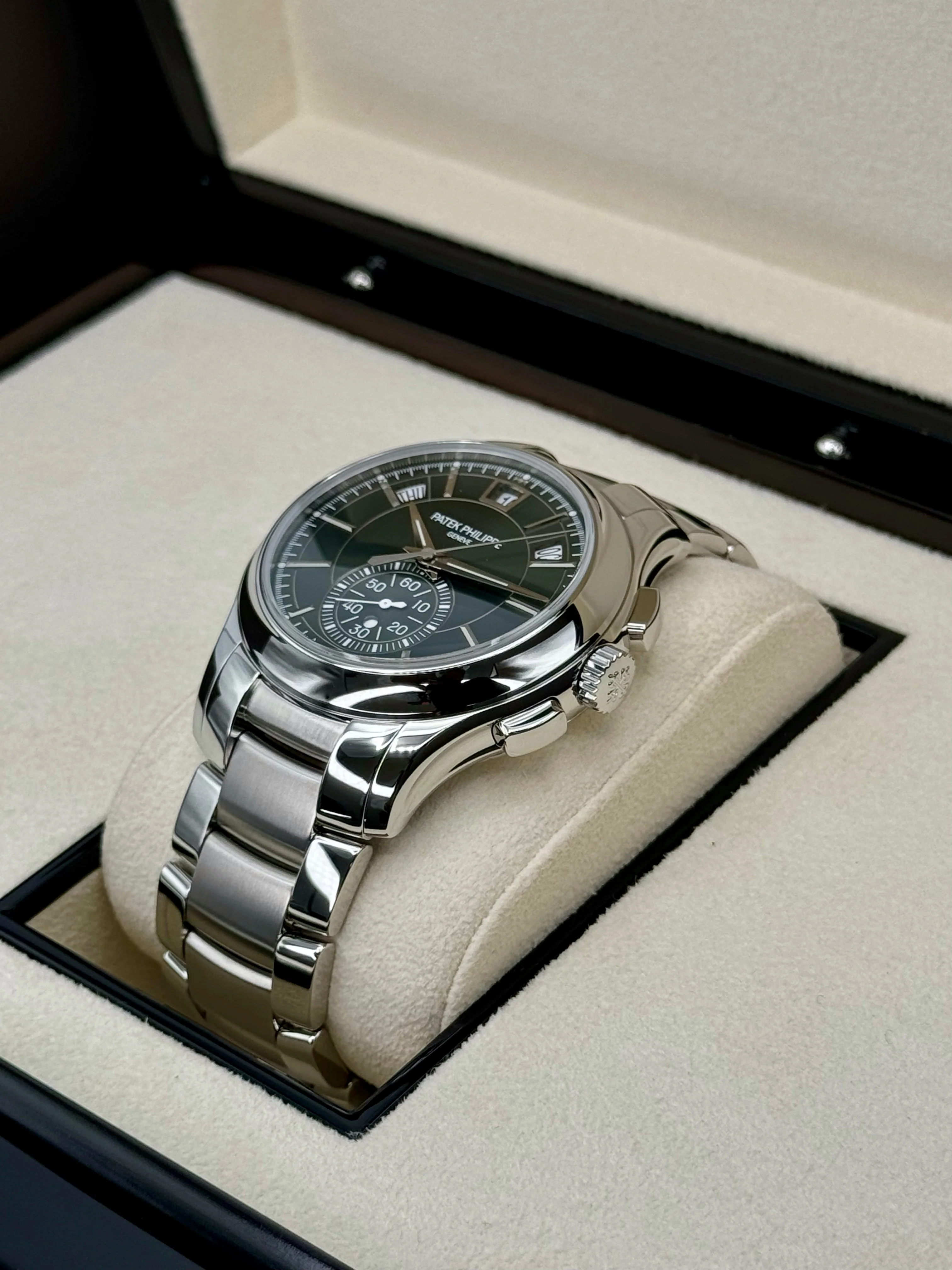 NEW 2024 Patek Philippe 5905/1A Flyback Chronograph Annual Calendar Olive Green Dial - Image 5