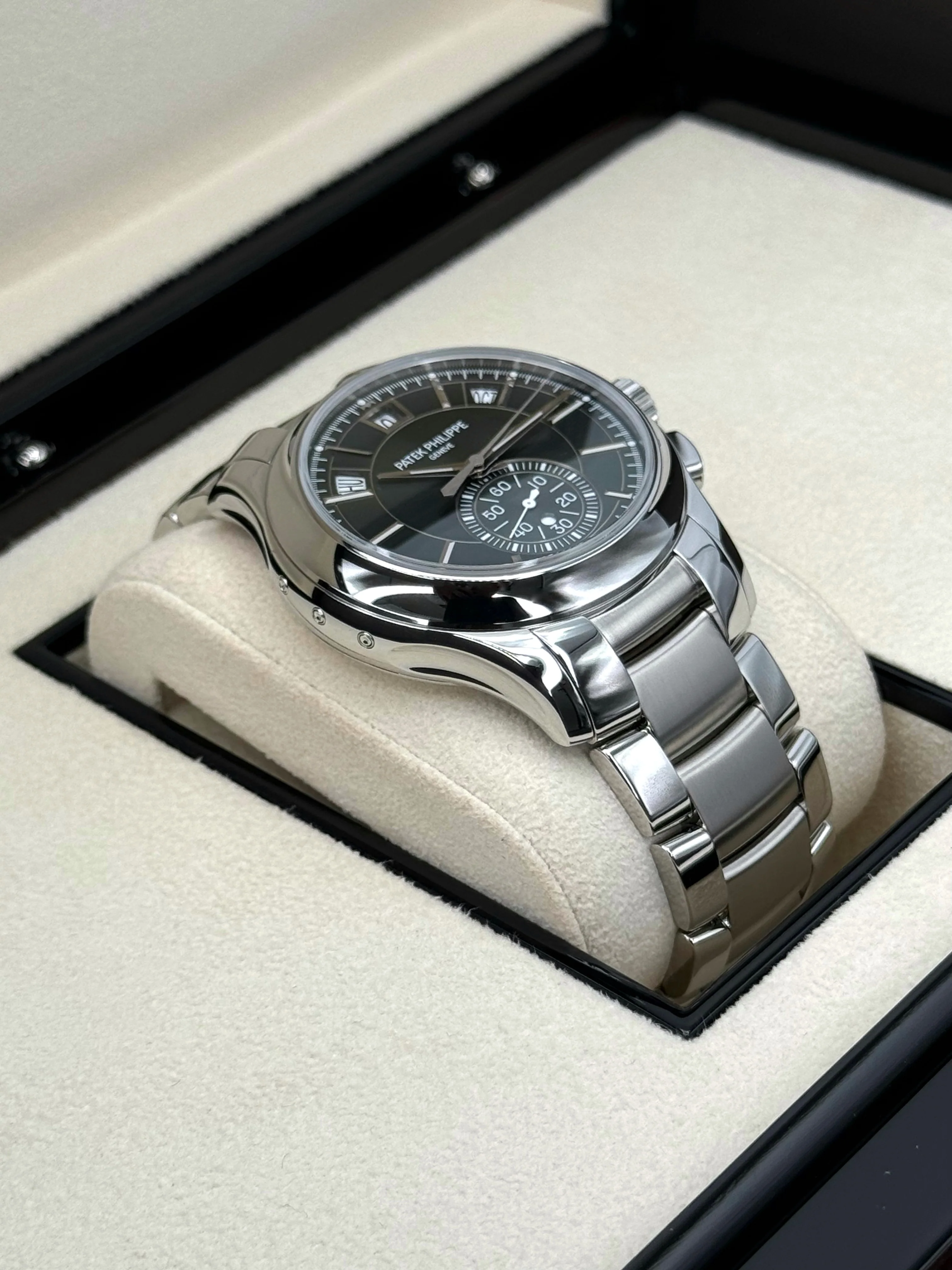 NEW 2024 Patek Philippe 5905/1A Flyback Chronograph Annual Calendar Olive Green Dial - Image 6
