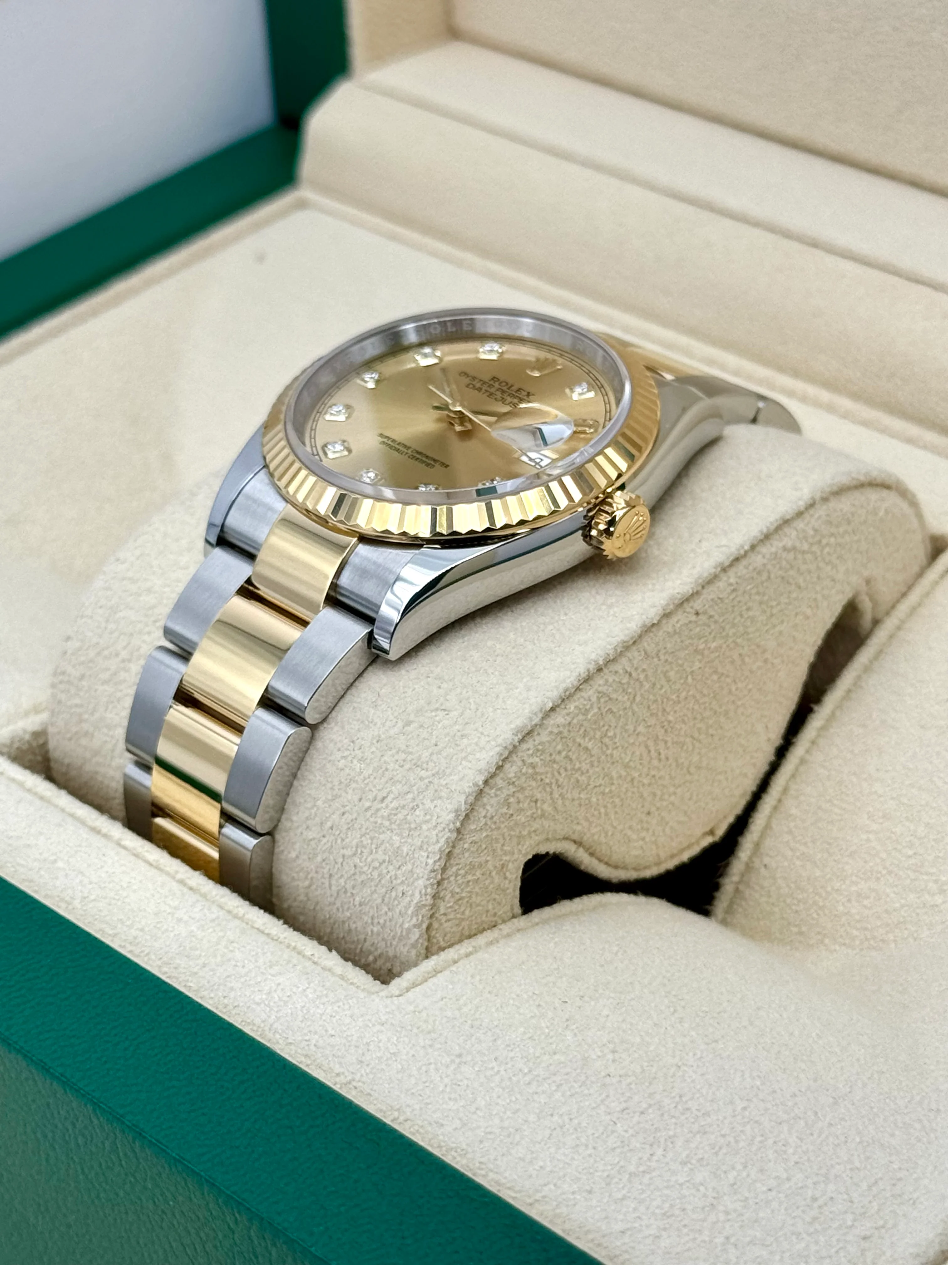 NEW 2024 Rolex Datejust 36mm 126233 Two-Tone Champagne Diamond Dial - Image 5