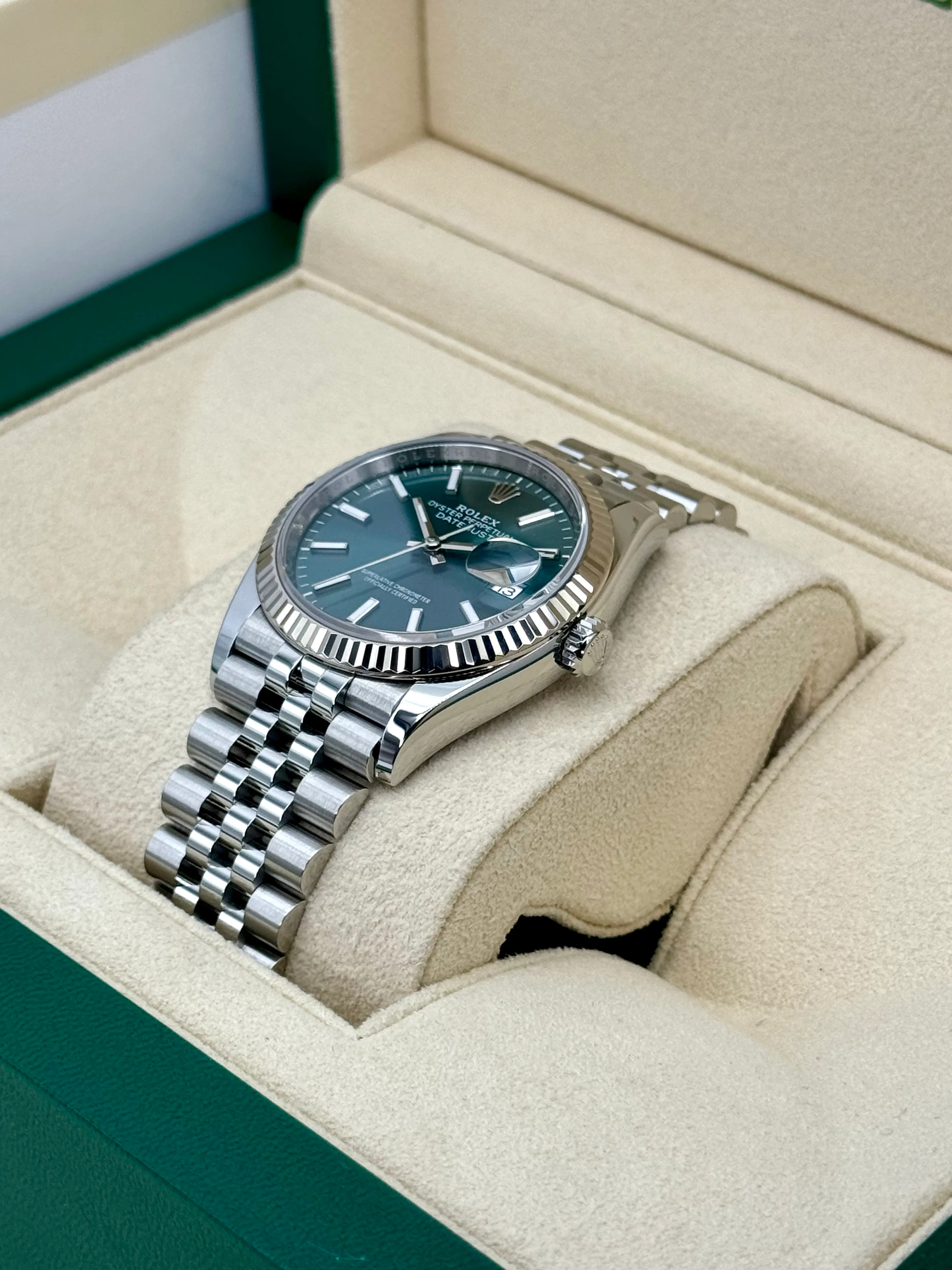 2024 Rolex Datejust 36mm 126234 Stainless Steel Jubilee Green Dial - Image 5