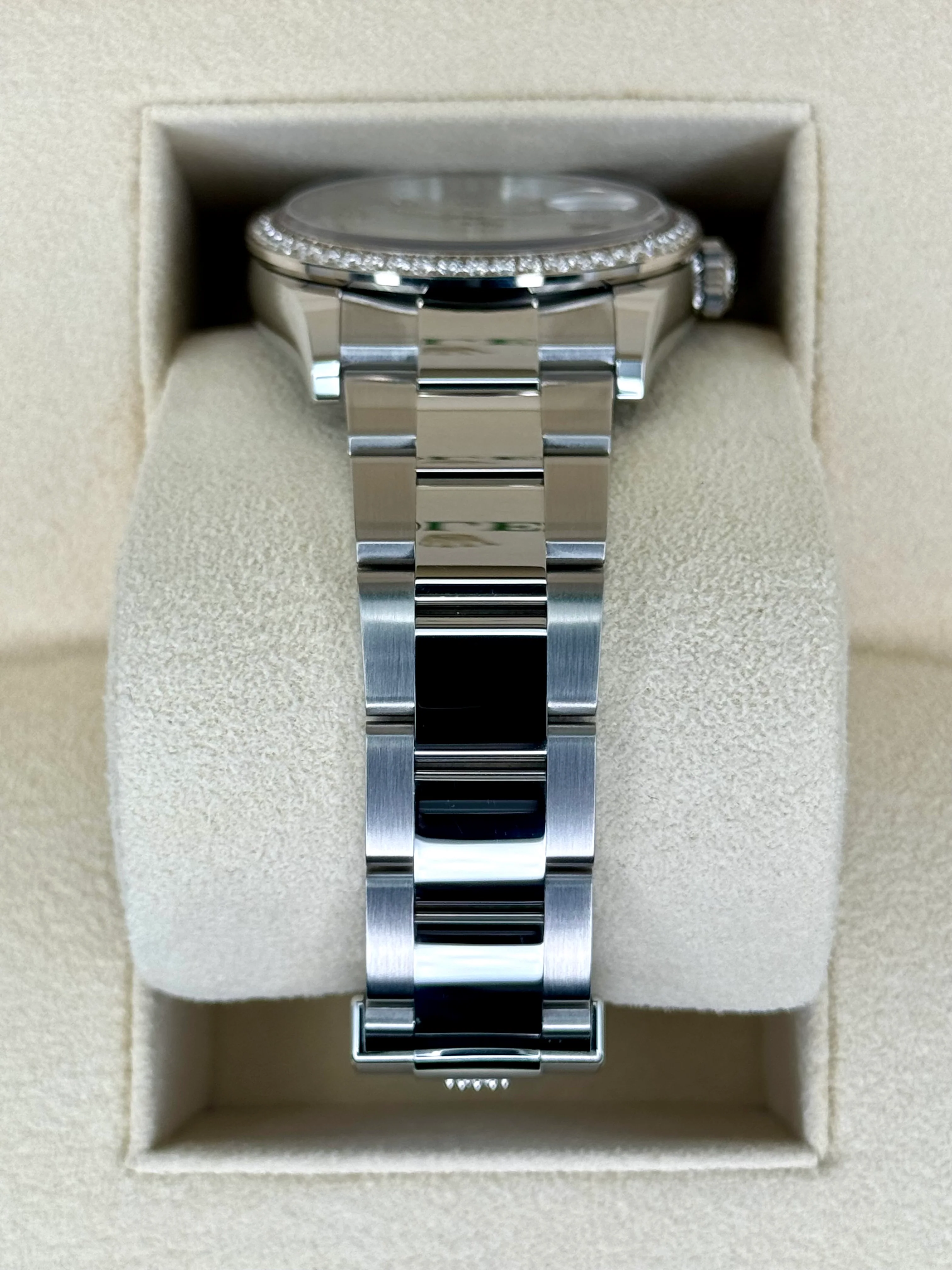 NEW 2024 Rolex Datejust 36mm 126284RBR MOP Diamond Dial - Image 3