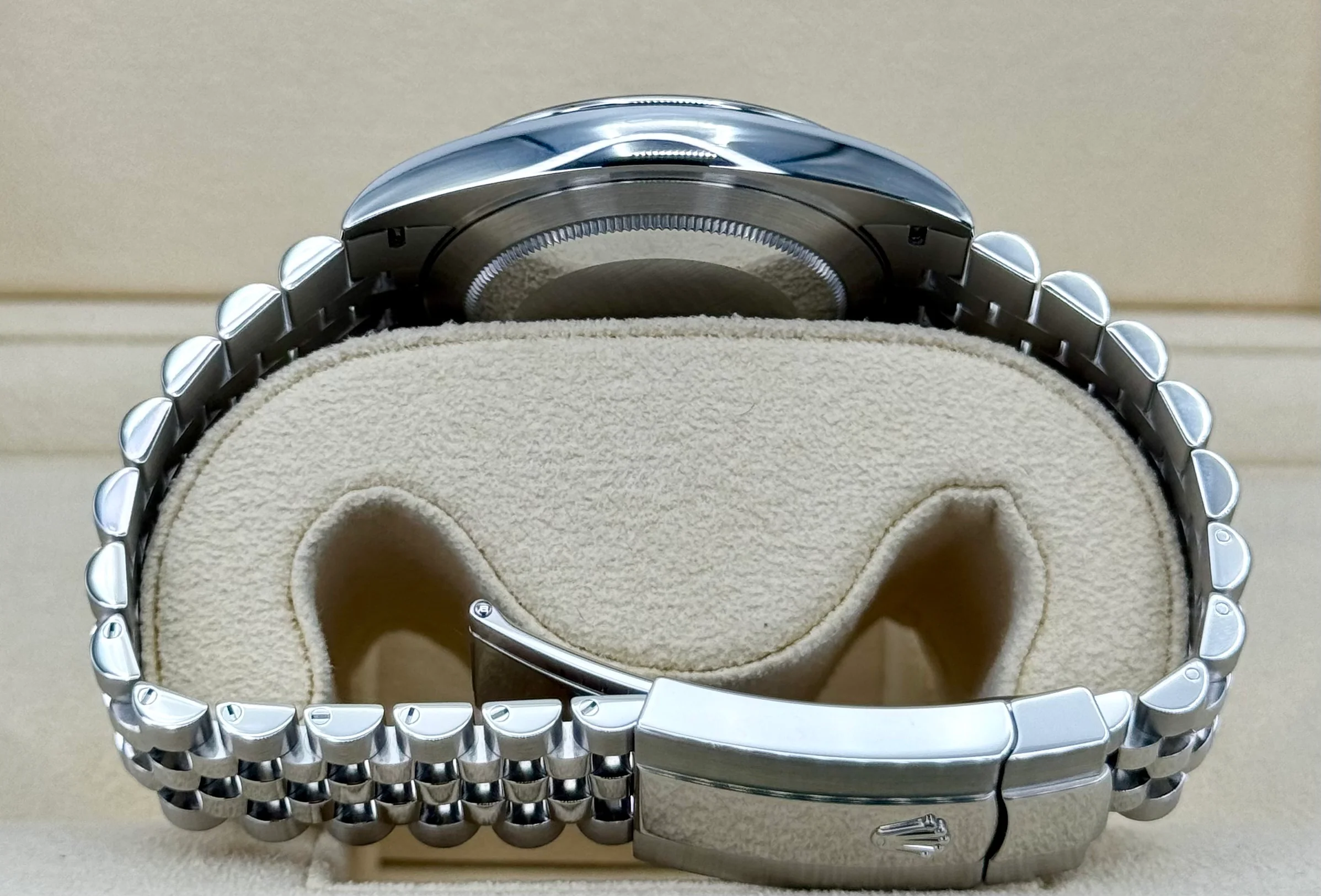 2022 Rolex Datejust 41mm 126300 Stainless Steel Jubilee Blue Motif Dial - Image 10