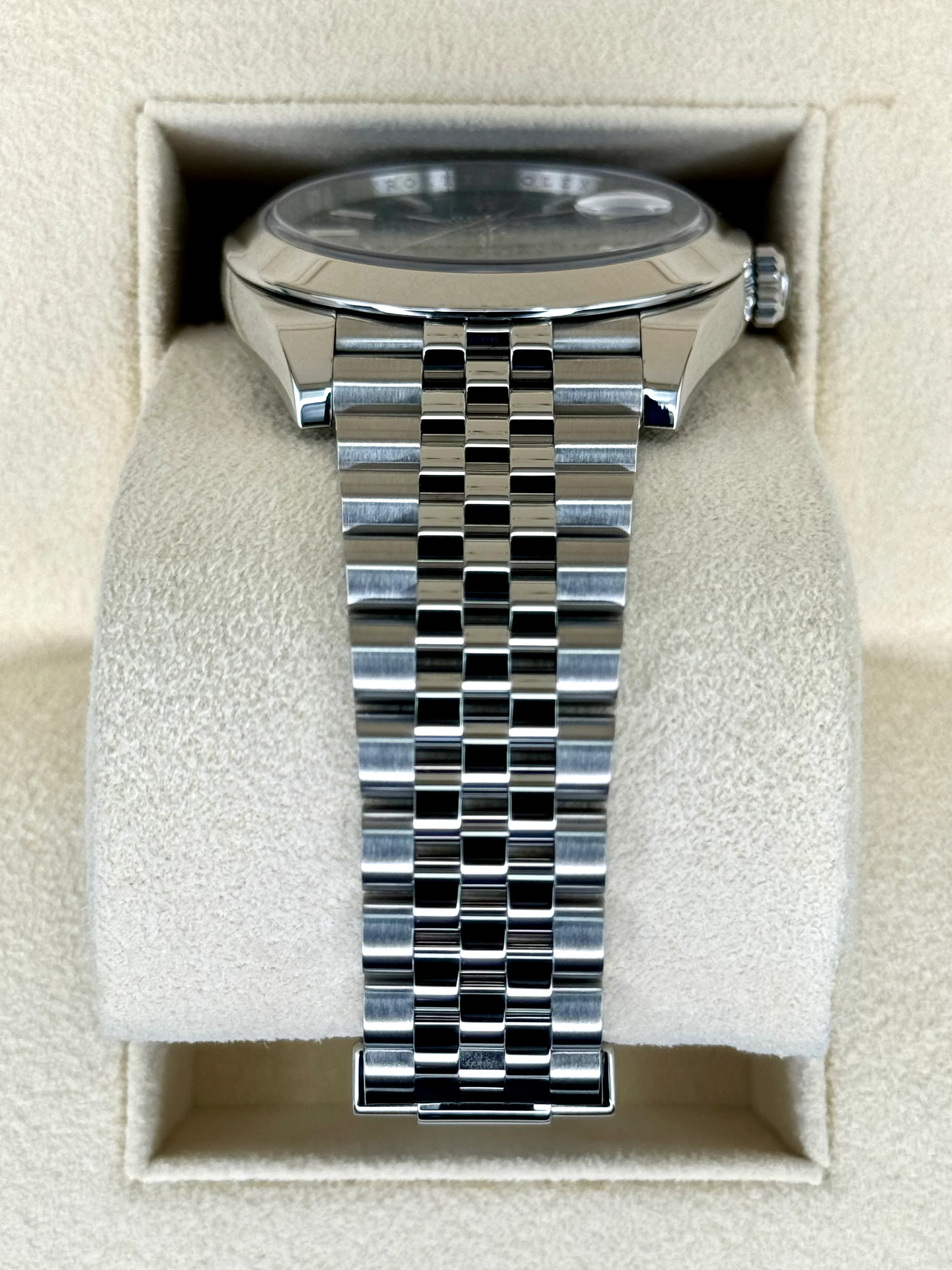 2022 Rolex Datejust 41mm 126300 Stainless Steel Jubilee Blue Motif Dial - Image 3