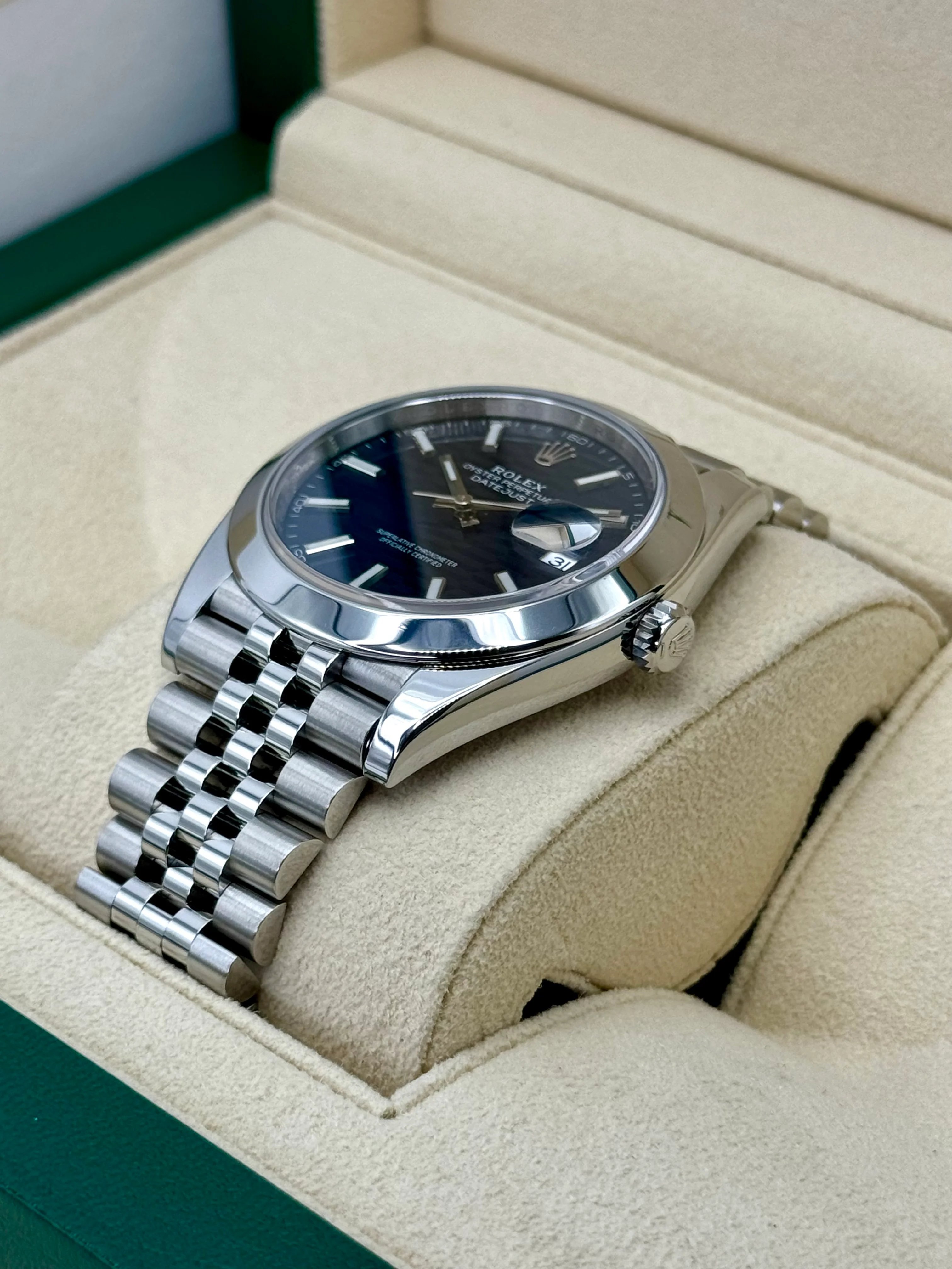 2022 Rolex Datejust 41mm 126300 Stainless Steel Jubilee Blue Motif Dial - Image 5