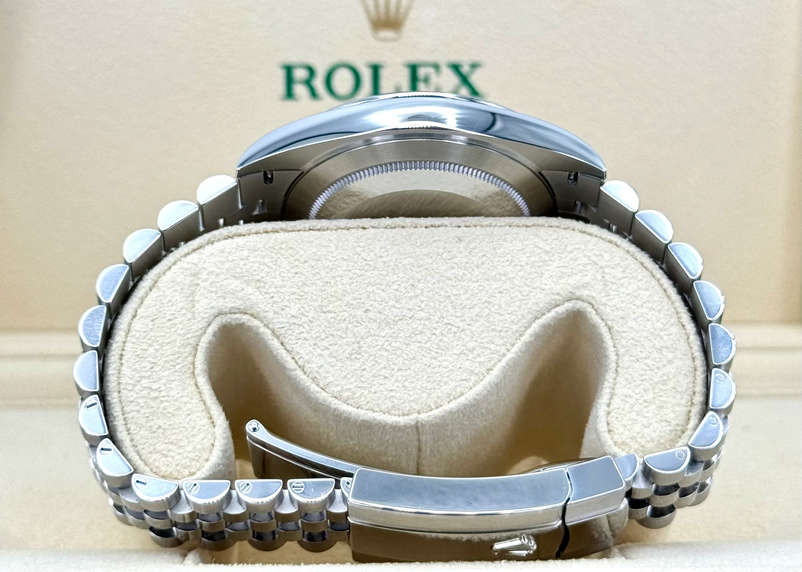 NEW 2024 Rolex Datejust 41mm 126300 Jubilee Green Motif Dial - Image 10