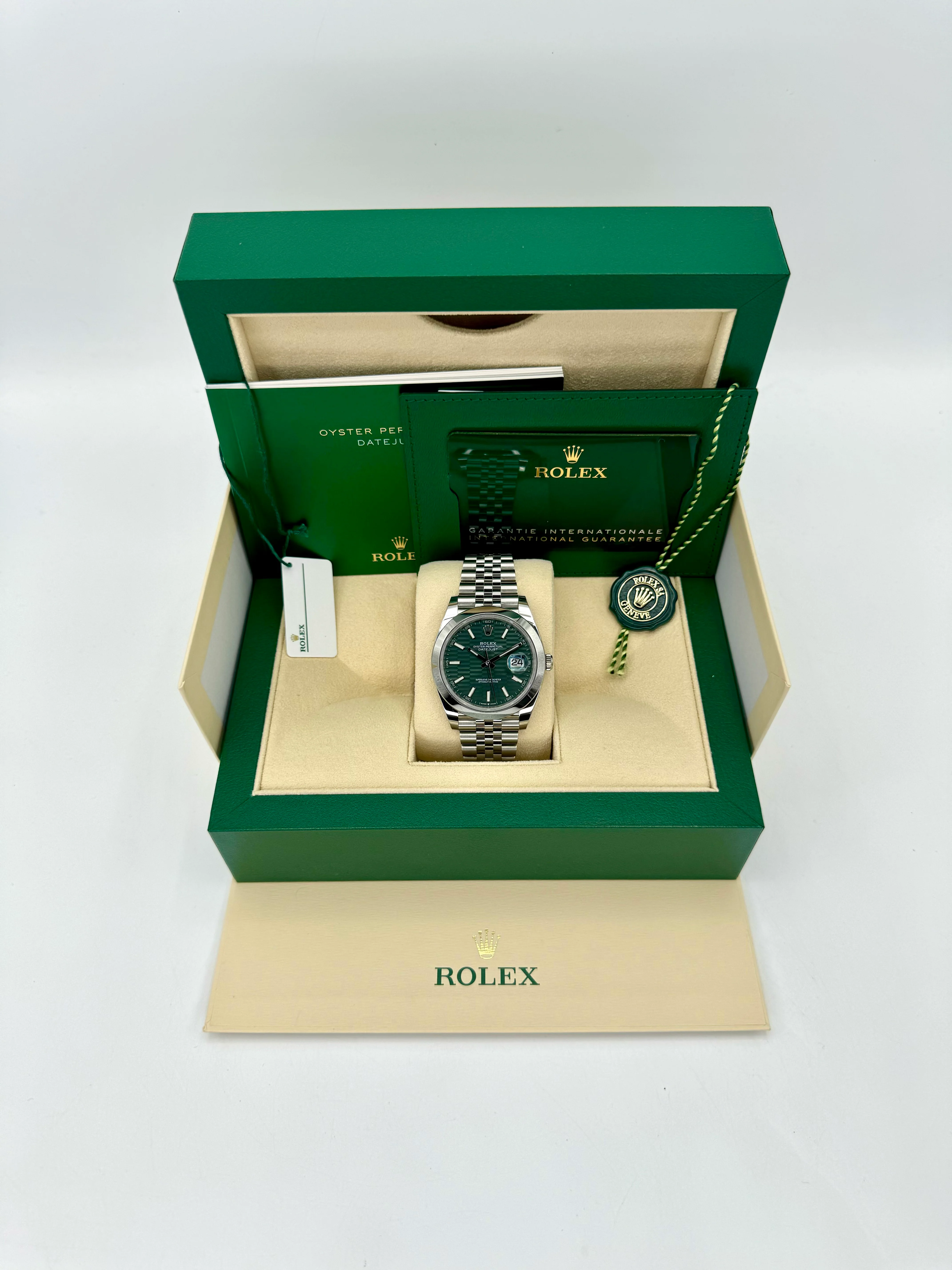 NEW 2024 Rolex Datejust 41mm 126300 Jubilee Green Motif Dial - Image 11