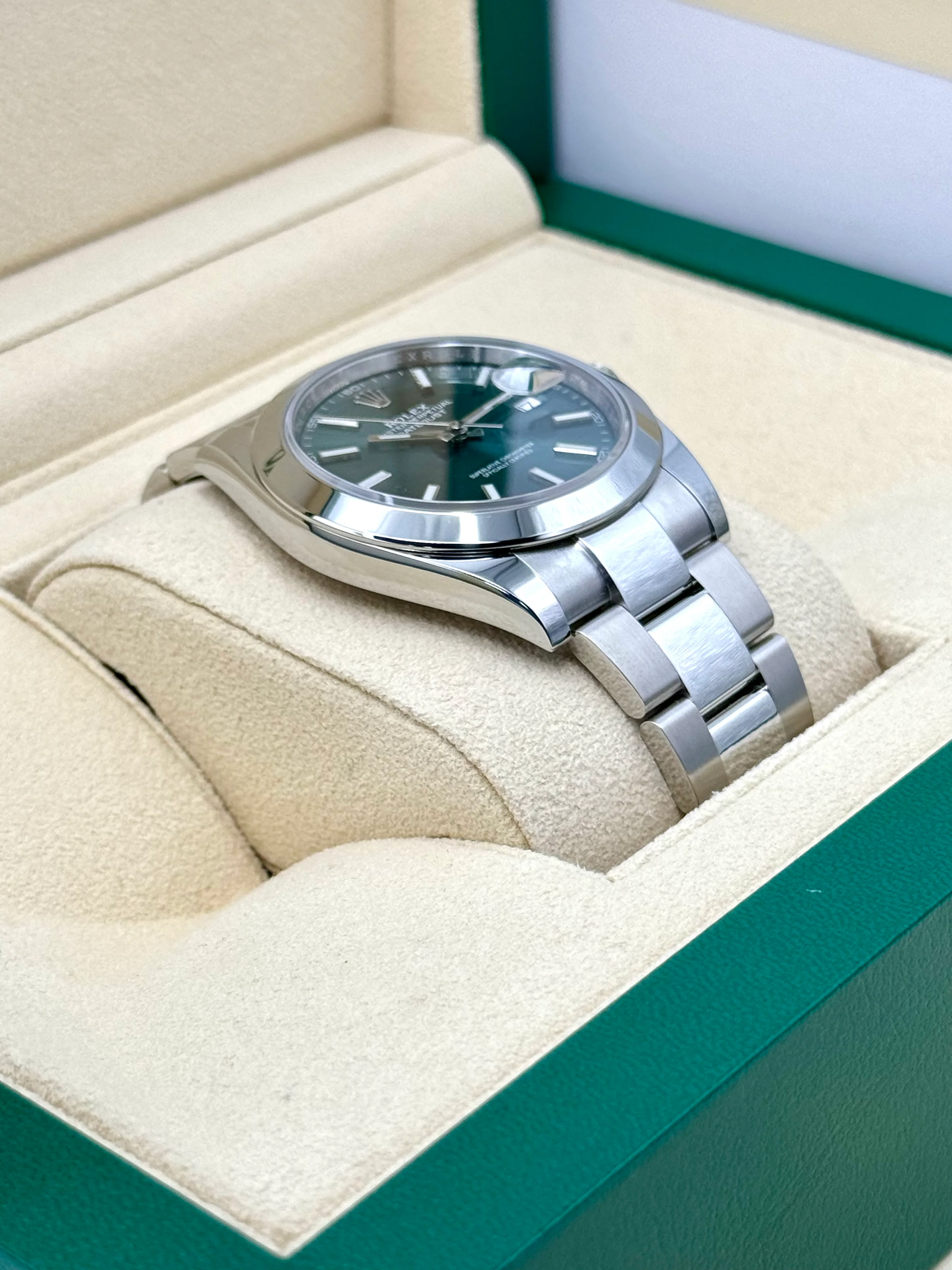 NEW 2025 Rolex Datejust 41mm 126300 Stainless Steel Oyster Green Dial - Image 4