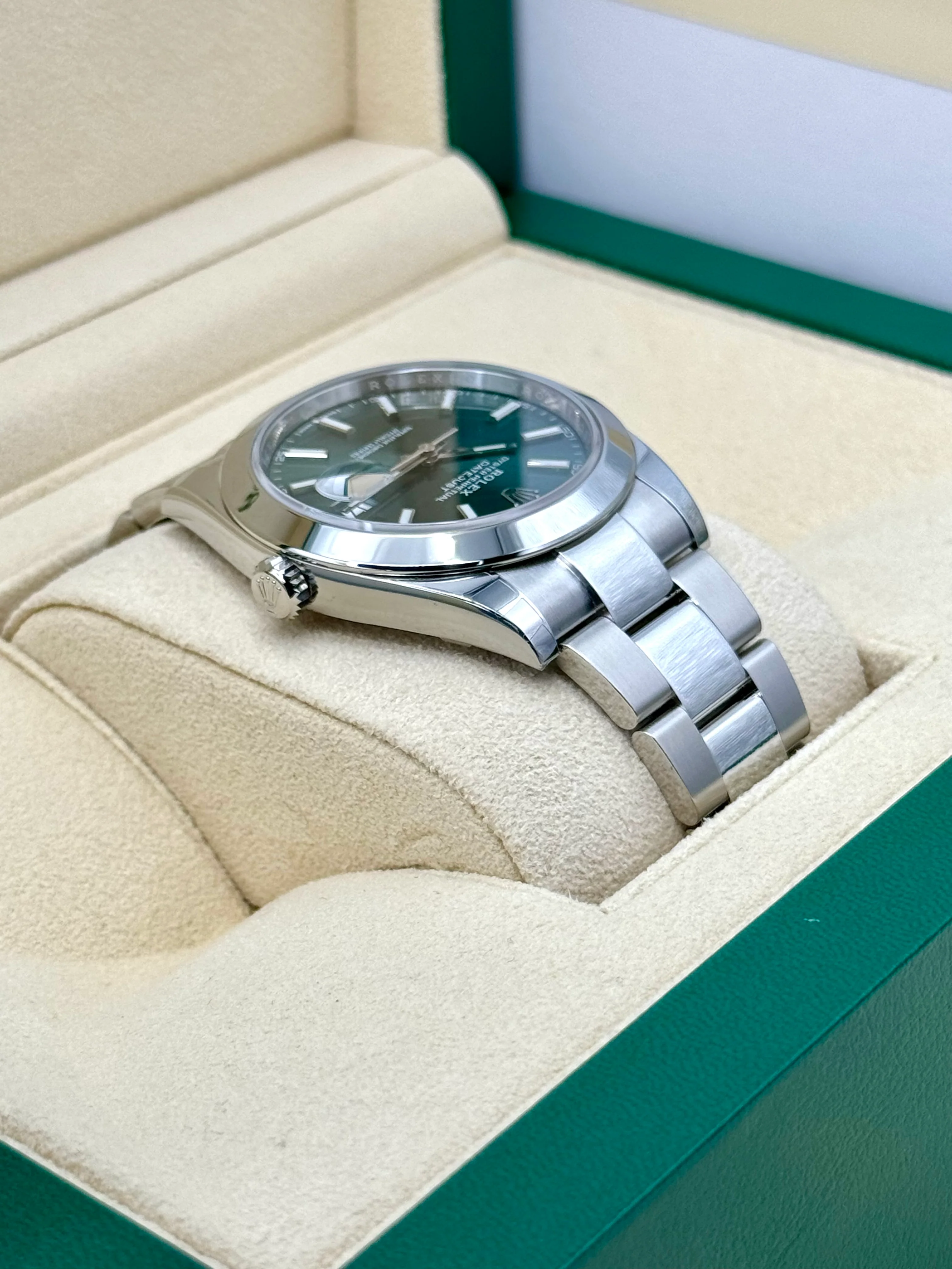 NEW 2025 Rolex Datejust 41mm 126300 Stainless Steel Oyster Green Dial - Image 6