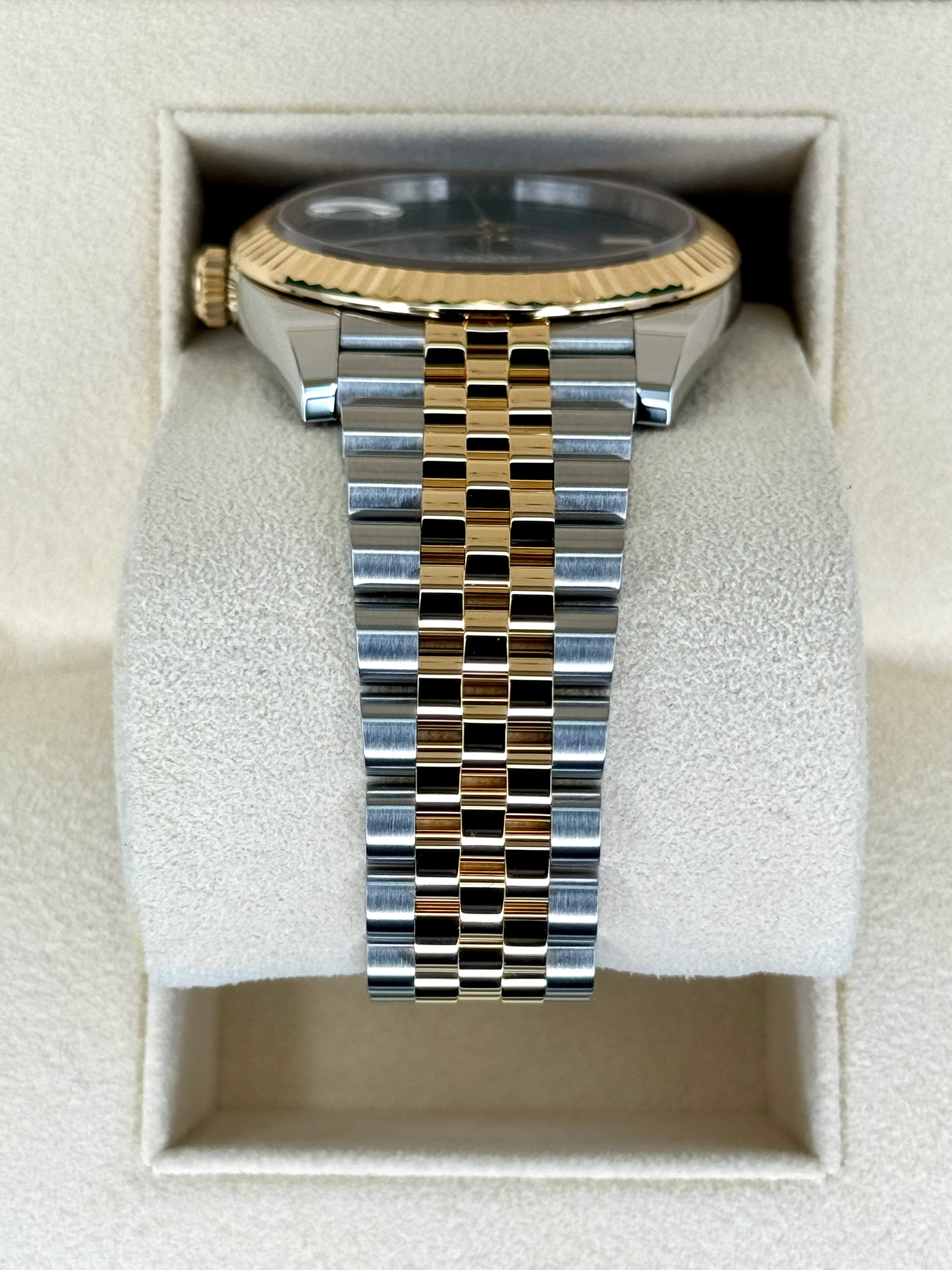 NEW 2024 Rolex Datejust 41mm 126333 Two-Tone Jubilee Wimbledon Dial - Image 3