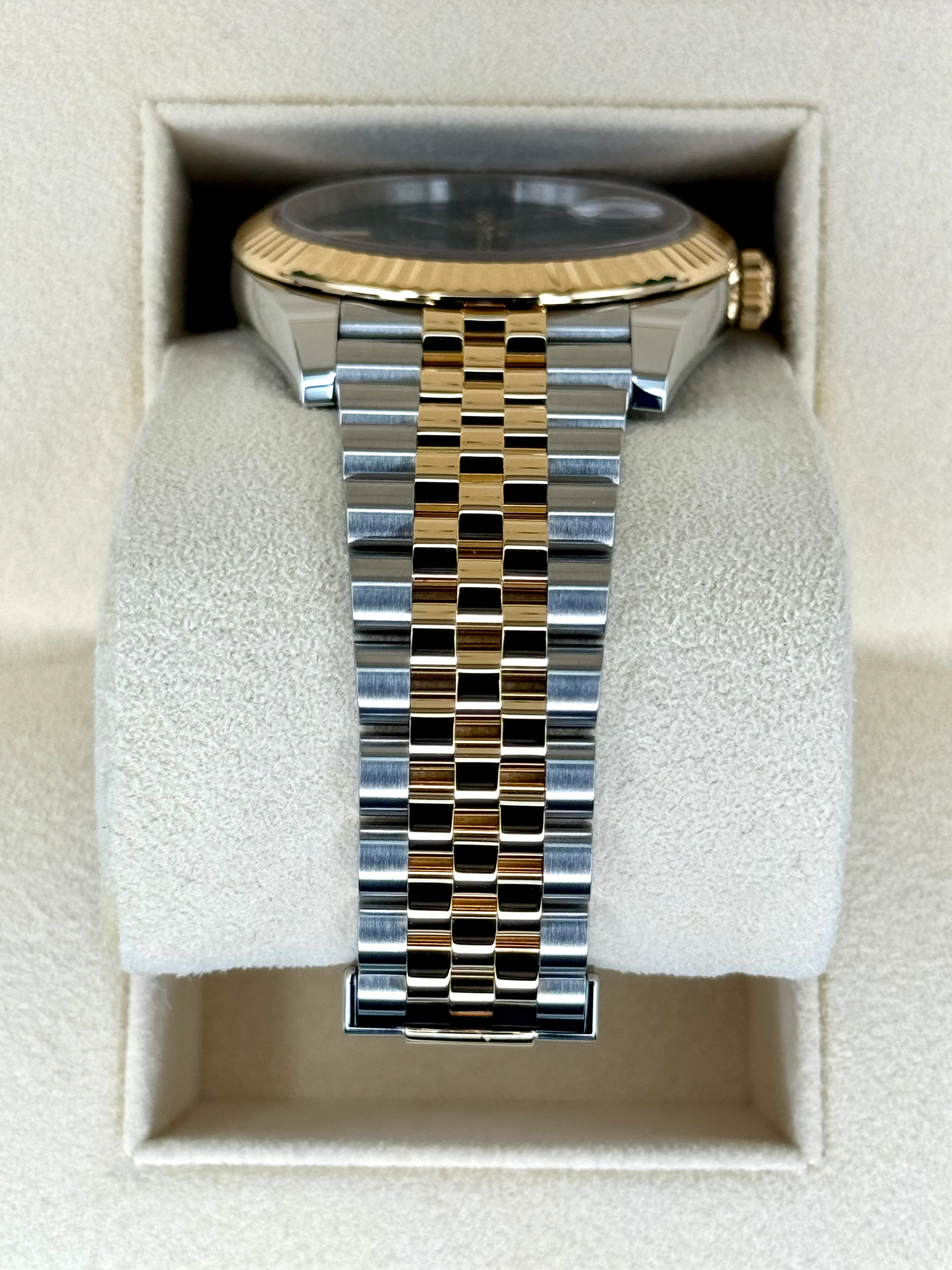 NEW 2024 Rolex Datejust 41mm 126333 Two-Tone Jubilee Wimbledon Dial - Image 4