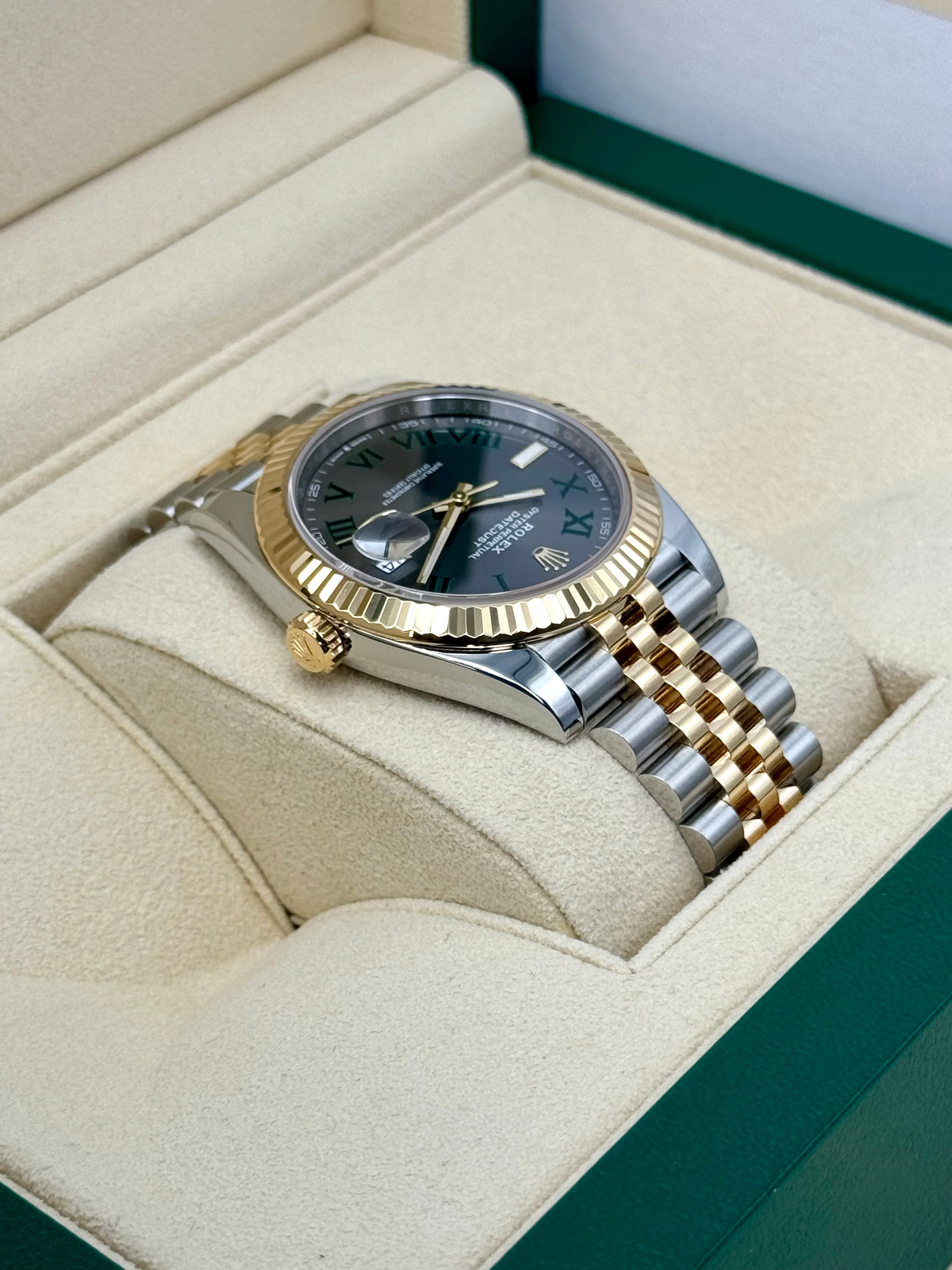 NEW 2024 Rolex Datejust 41mm 126333 Two-Tone Jubilee Wimbledon Dial - Image 8