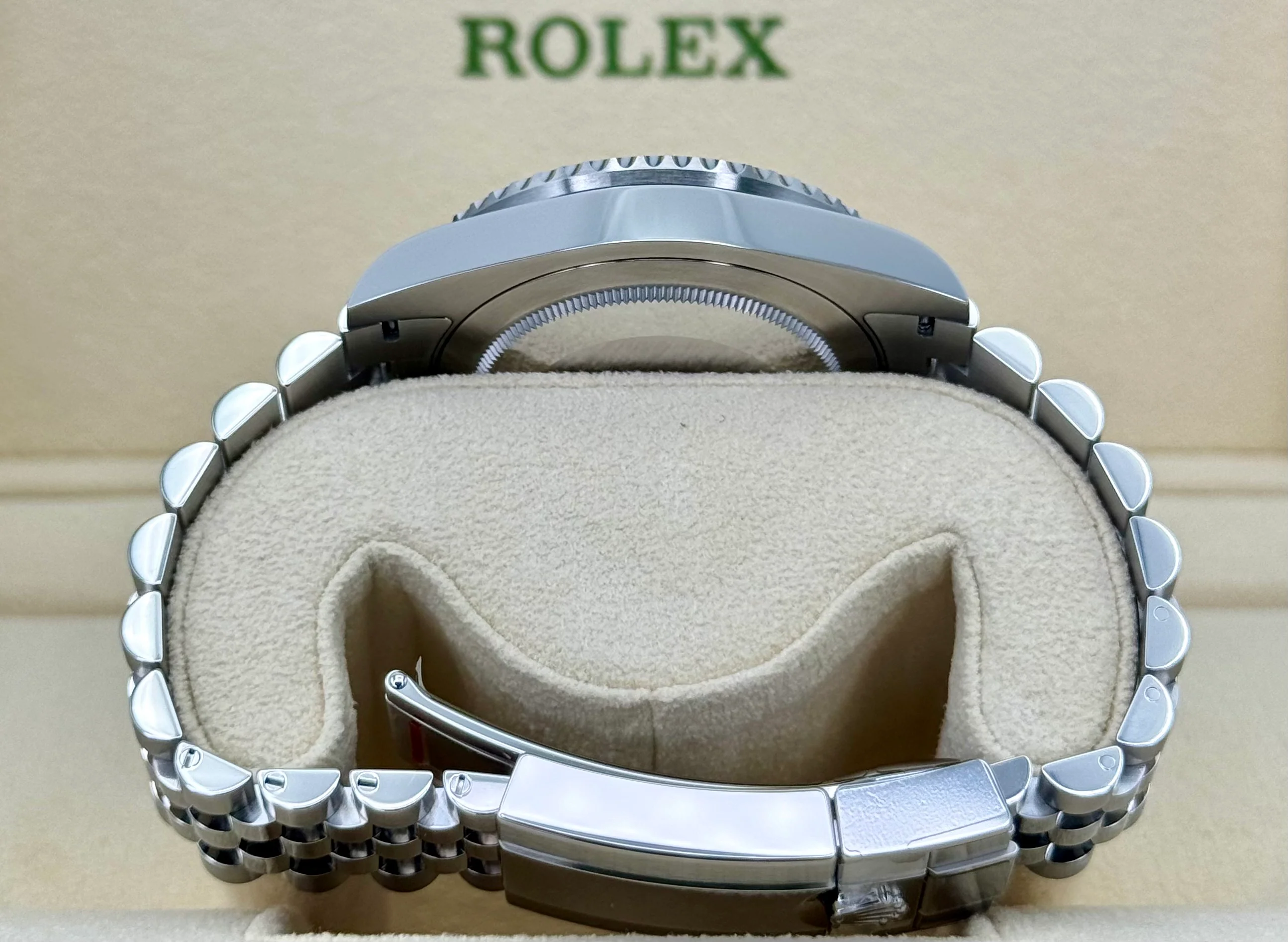 NEW 2024 Rolex GMT-Master II "Batgirl" 40mm 126710BLNR Jubilee Black Dial - Image 10