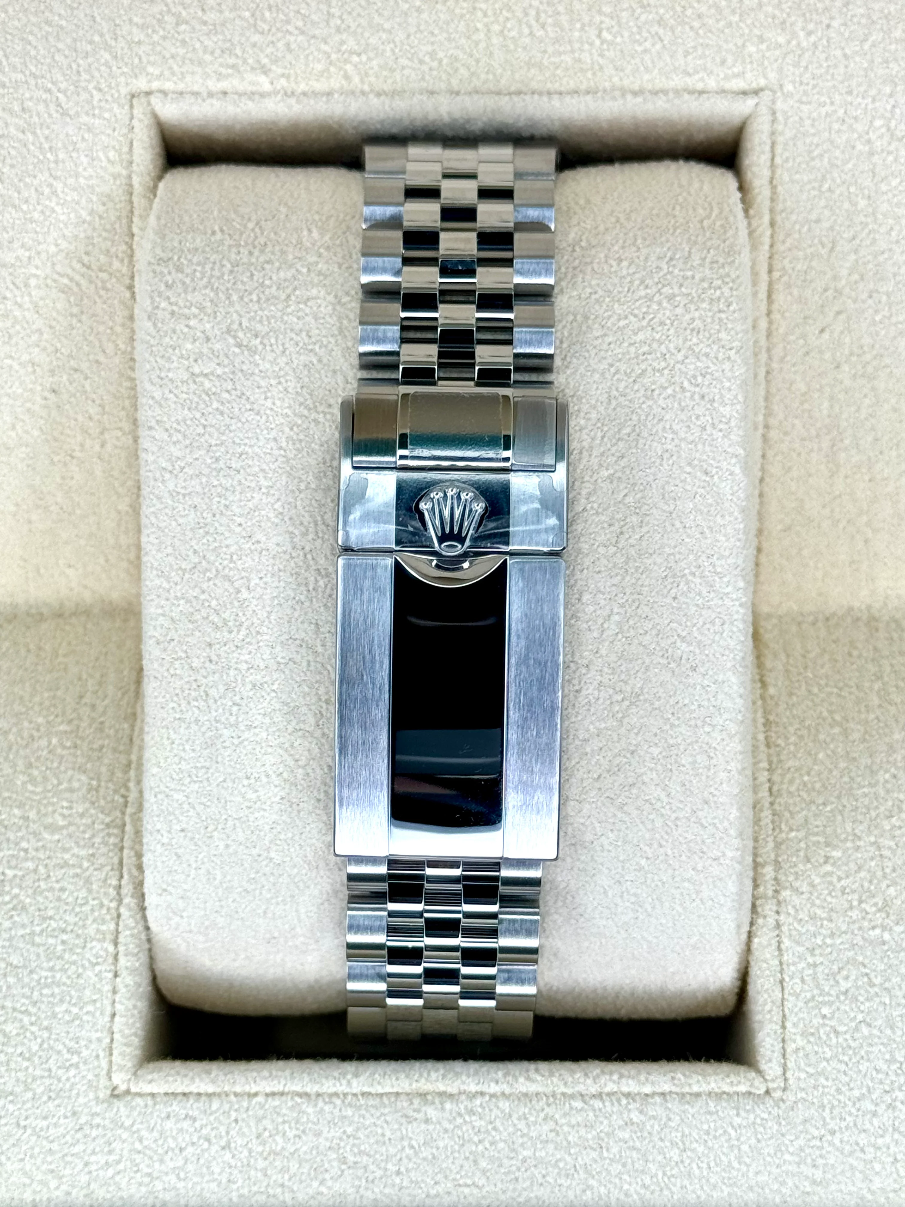 NEW 2024 Rolex GMT-Master II "Batgirl" 40mm 126710BLNR Jubilee Black Dial - Image 2