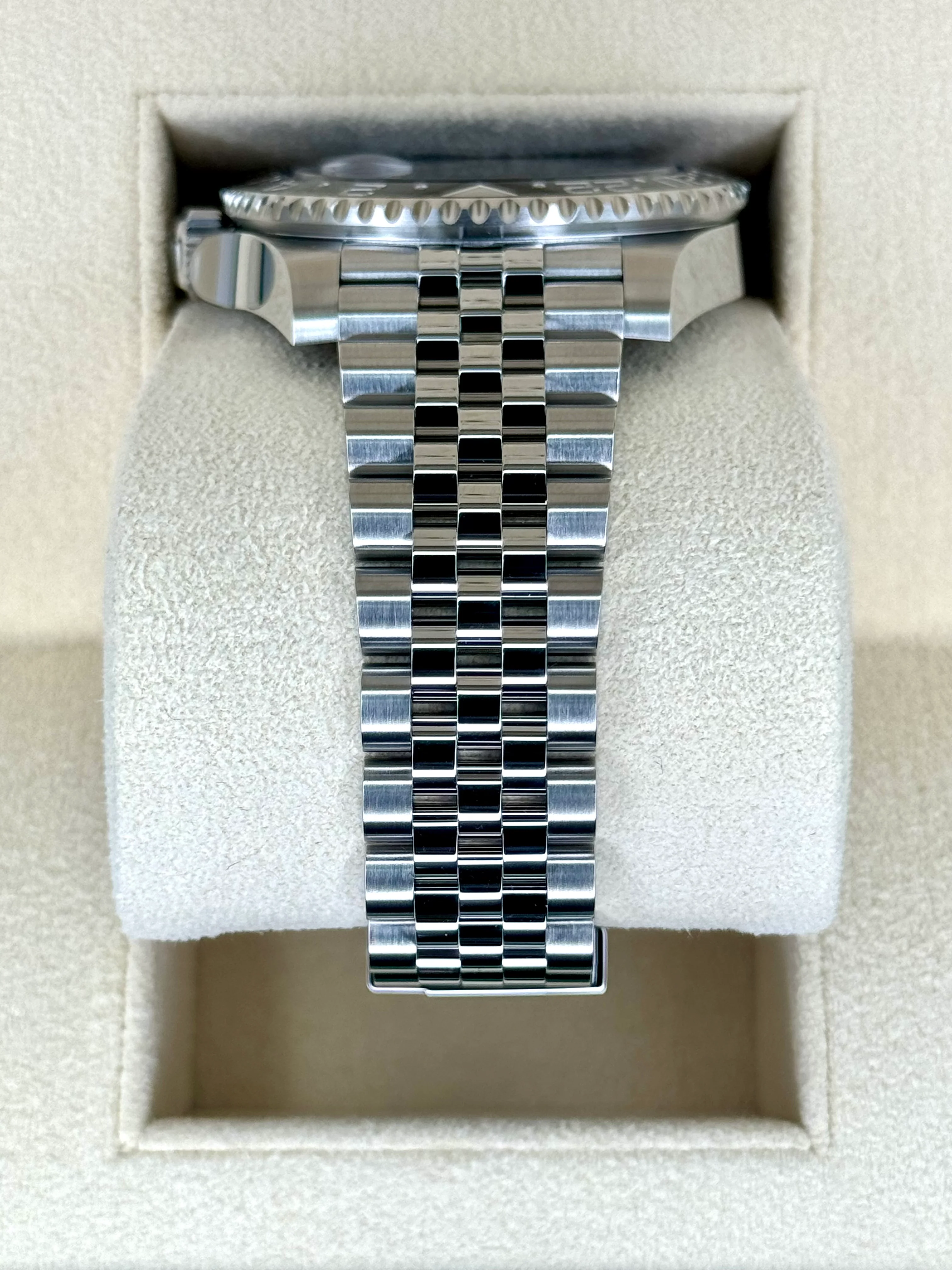 NEW 2024 Rolex GMT-Master II "Batgirl" 40mm 126710BLNR Jubilee Black Dial - Image 4