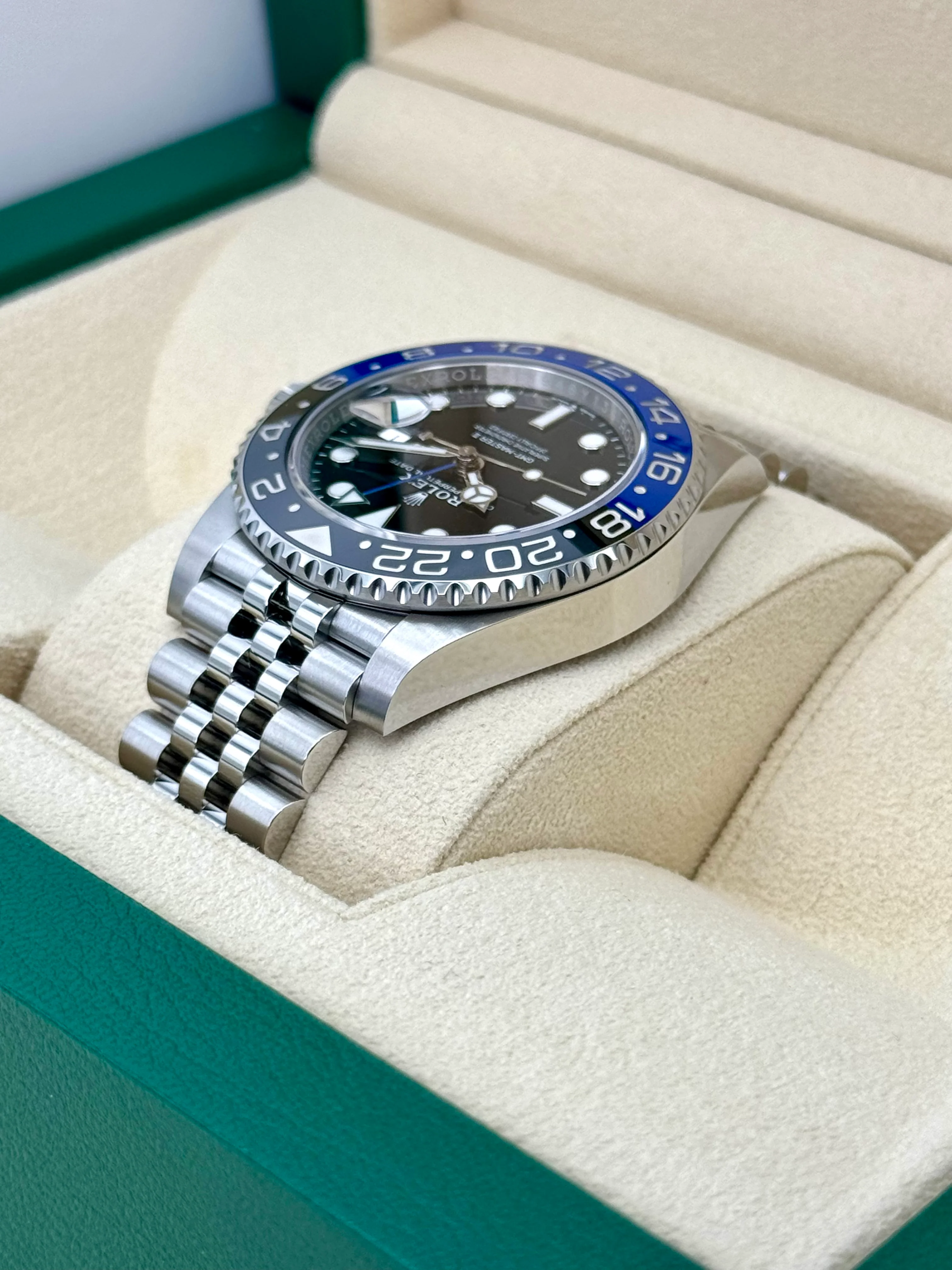 NEW 2024 Rolex GMT-Master II "Batgirl" 40mm 126710BLNR Jubilee Black Dial - Image 7