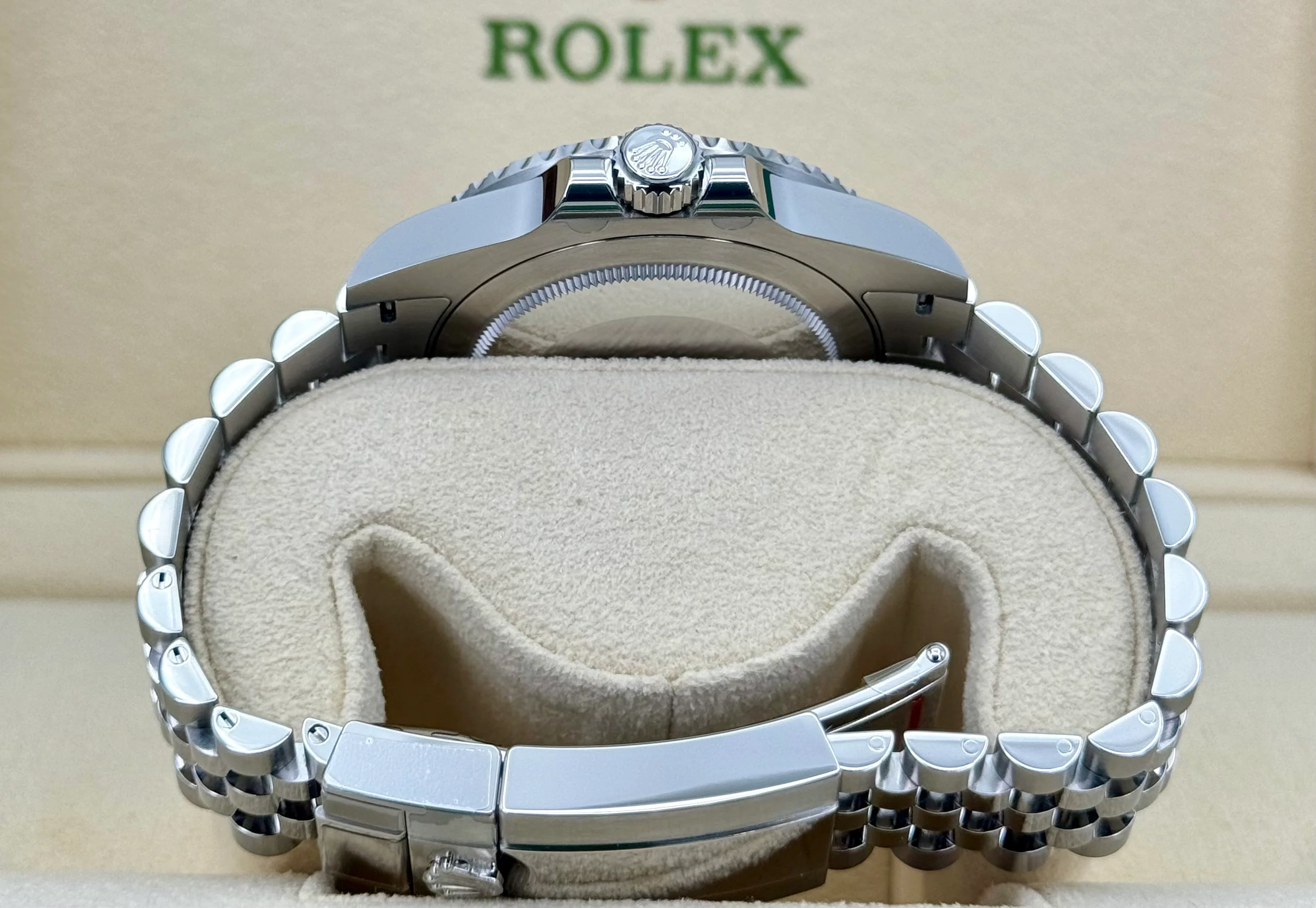 NEW 2024 Rolex GMT-Master II "Batgirl" 40mm 126710BLNR Jubilee Black Dial - Image 9