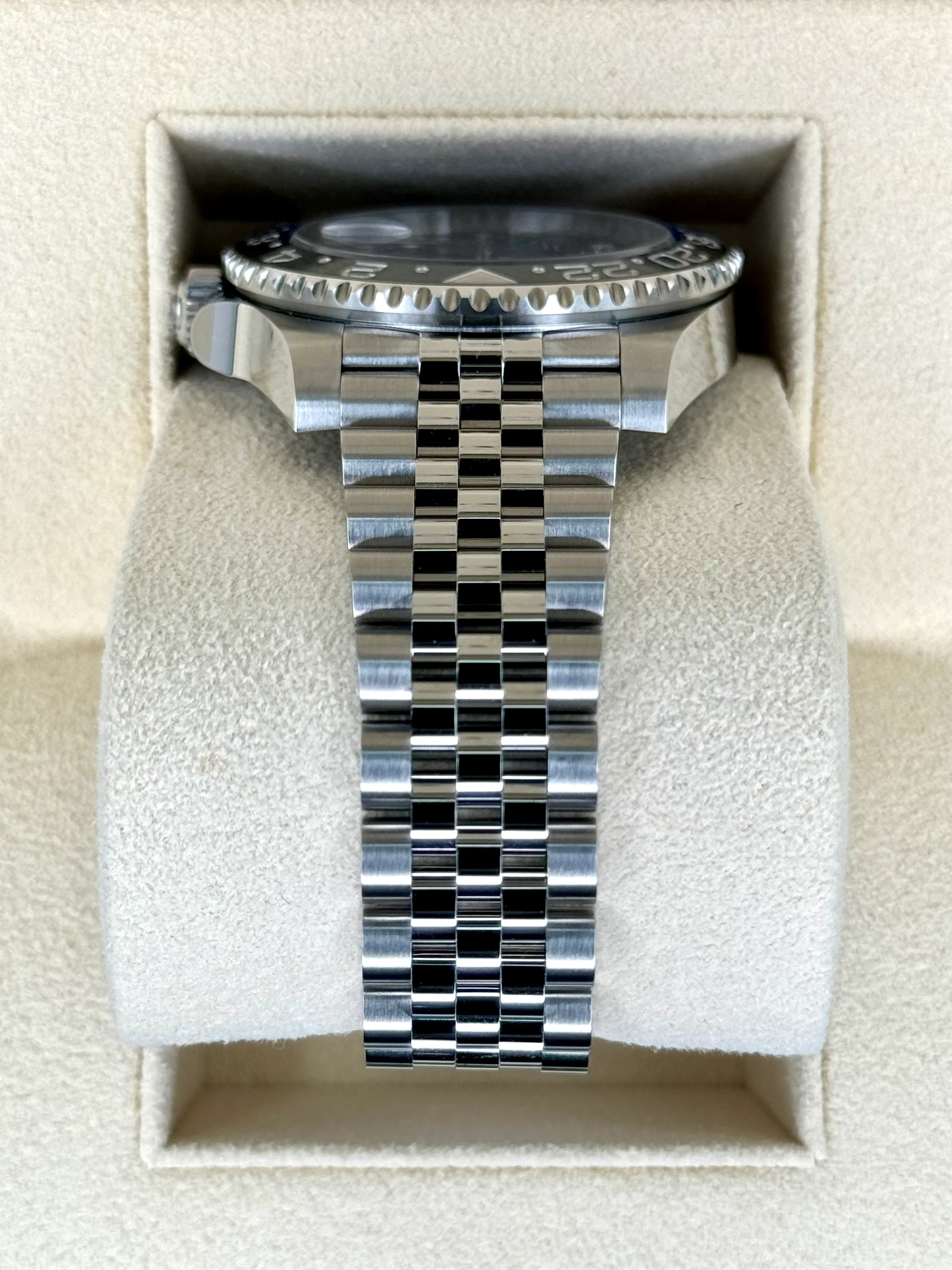 NEW 2024 Rolex GMT-Master II "Batgirl" 40mm 126710BLNR Jubilee - Image 4