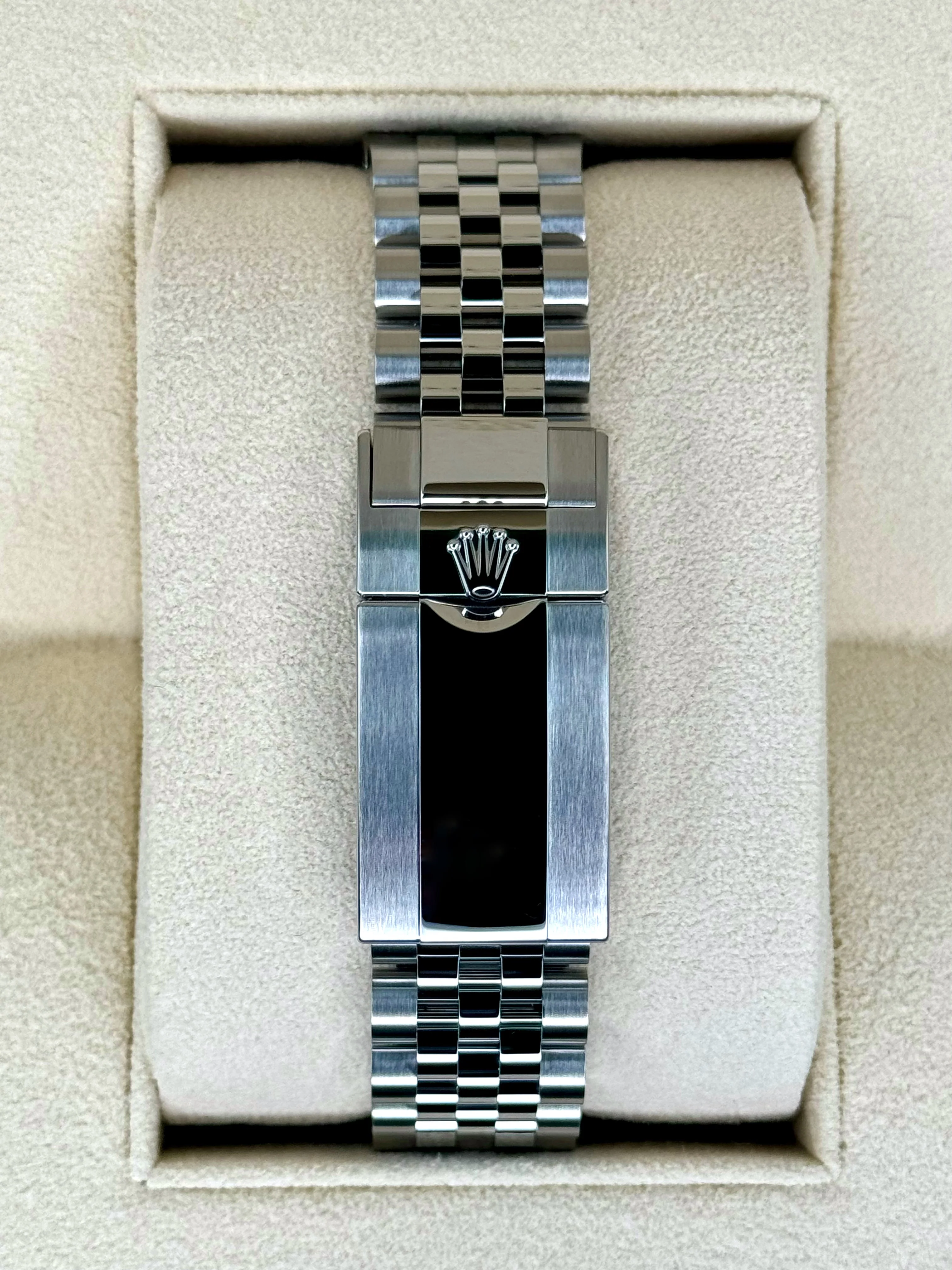 NEW 2024 Rolex GMT-Master II "Bruce Wayne" 40mm 126710GRNR Jubilee - Image 2